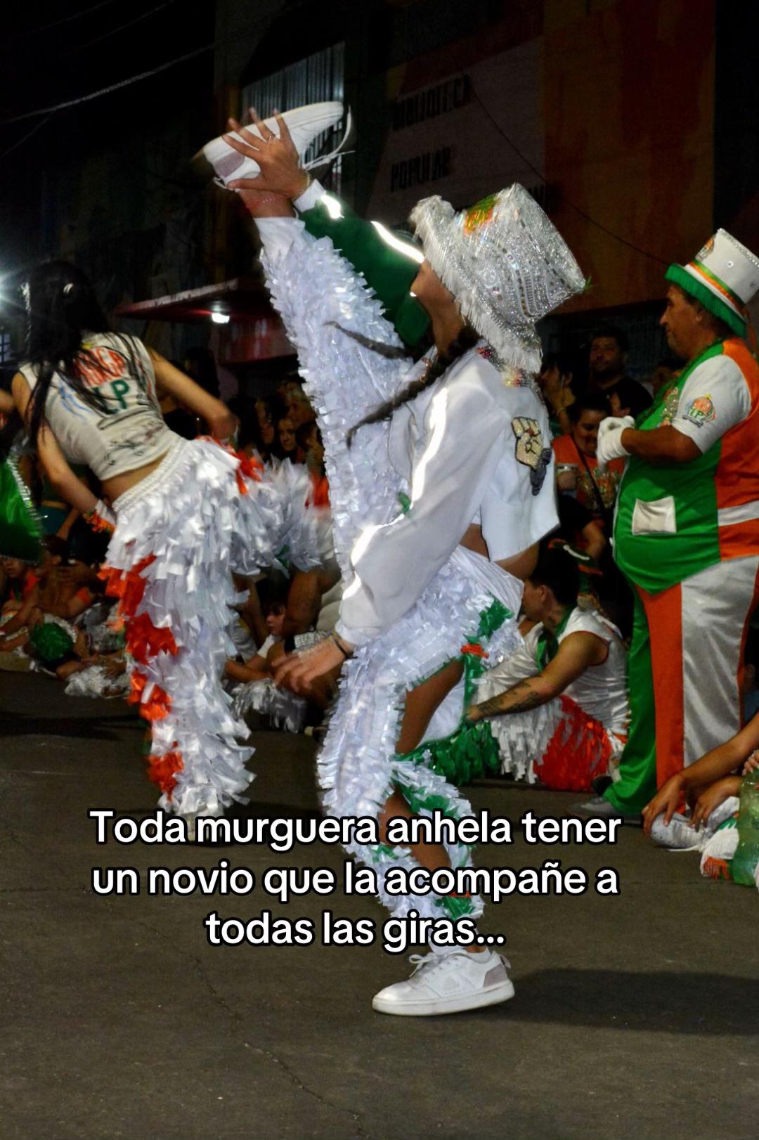 @Ari Lazo