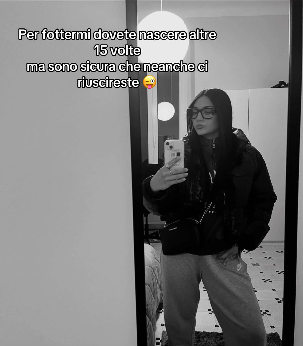 @Paola 🦂