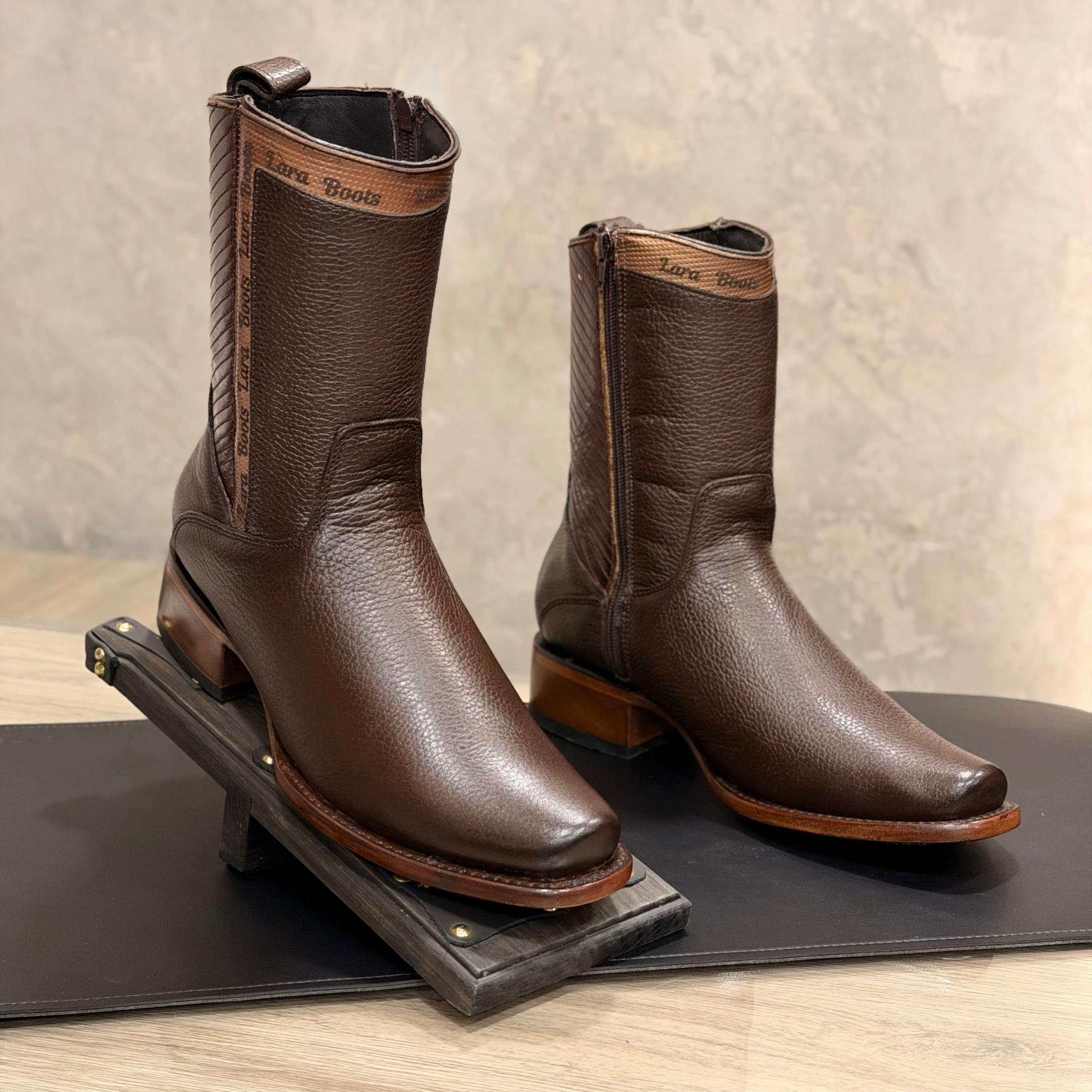 @Lara Boots