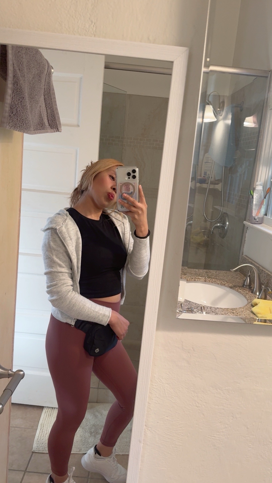 @Lunita