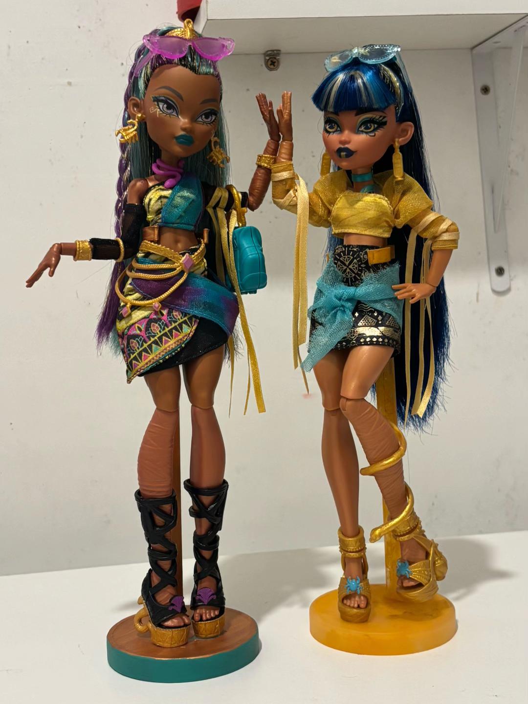 @Cris deDolls