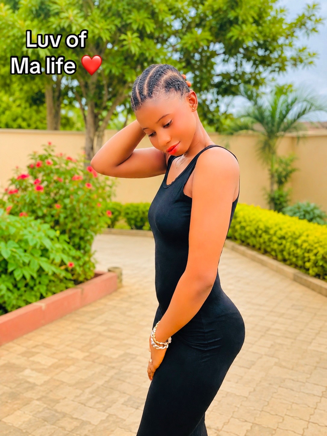 @Queenkay 🙏🩷 single