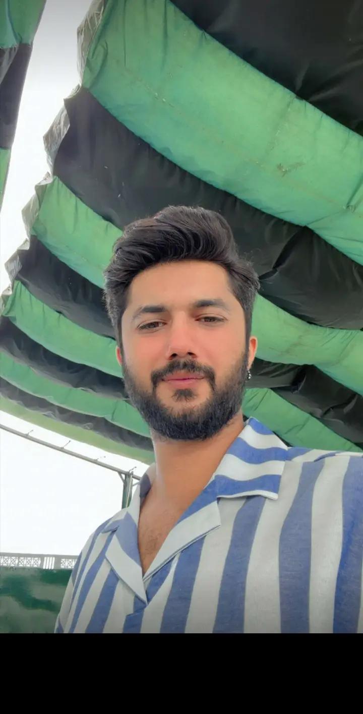 @Mr and Mrs Hussain tareen &hearts;️😍