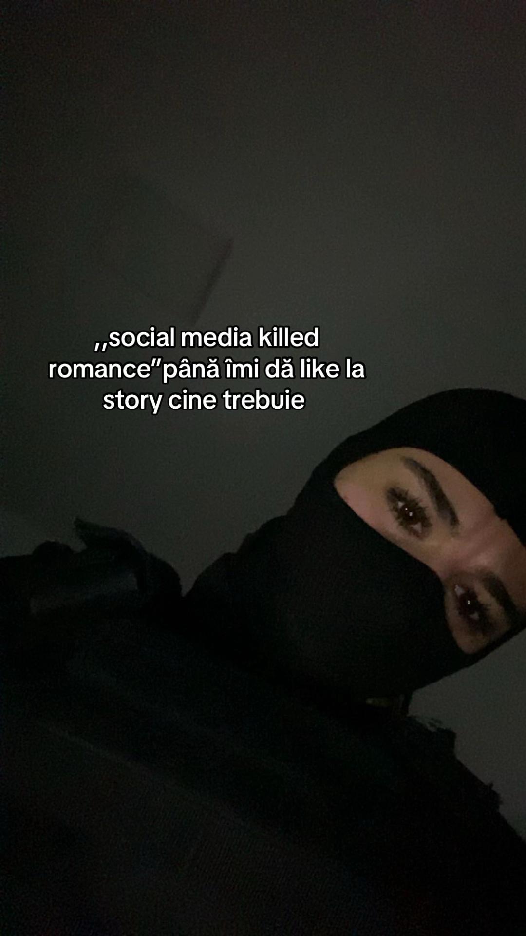 @╰‿╯
