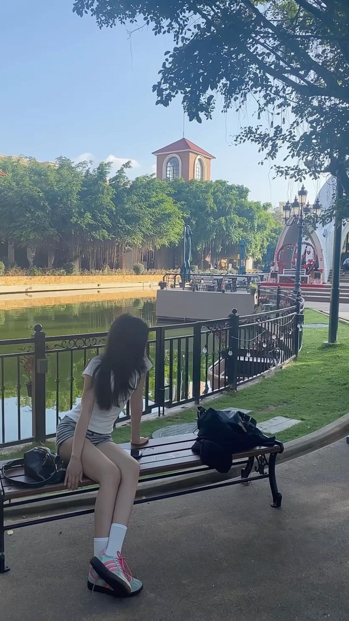 @Zenn-ហ្សេន