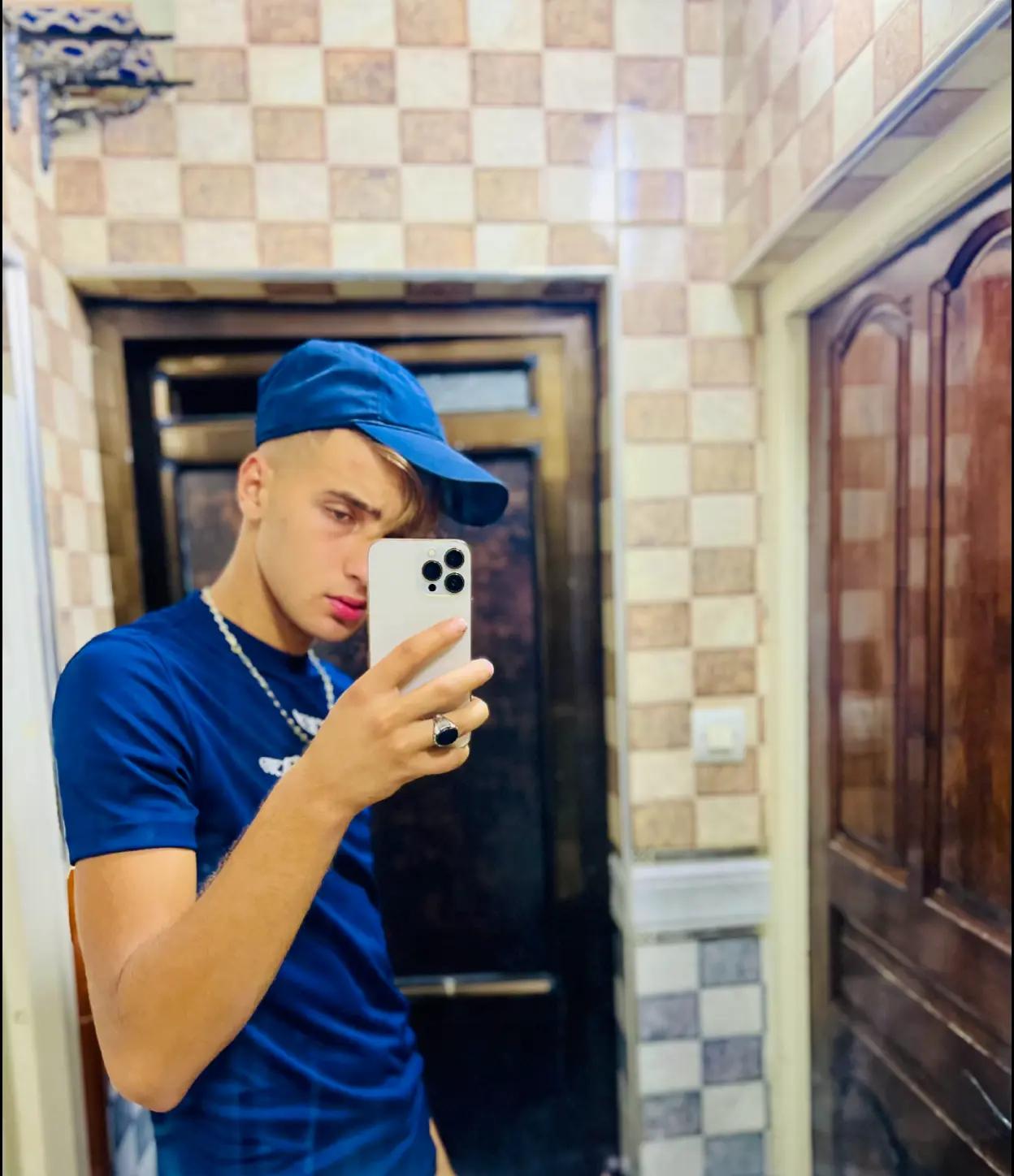 @SMàÏL<ChÁÑA