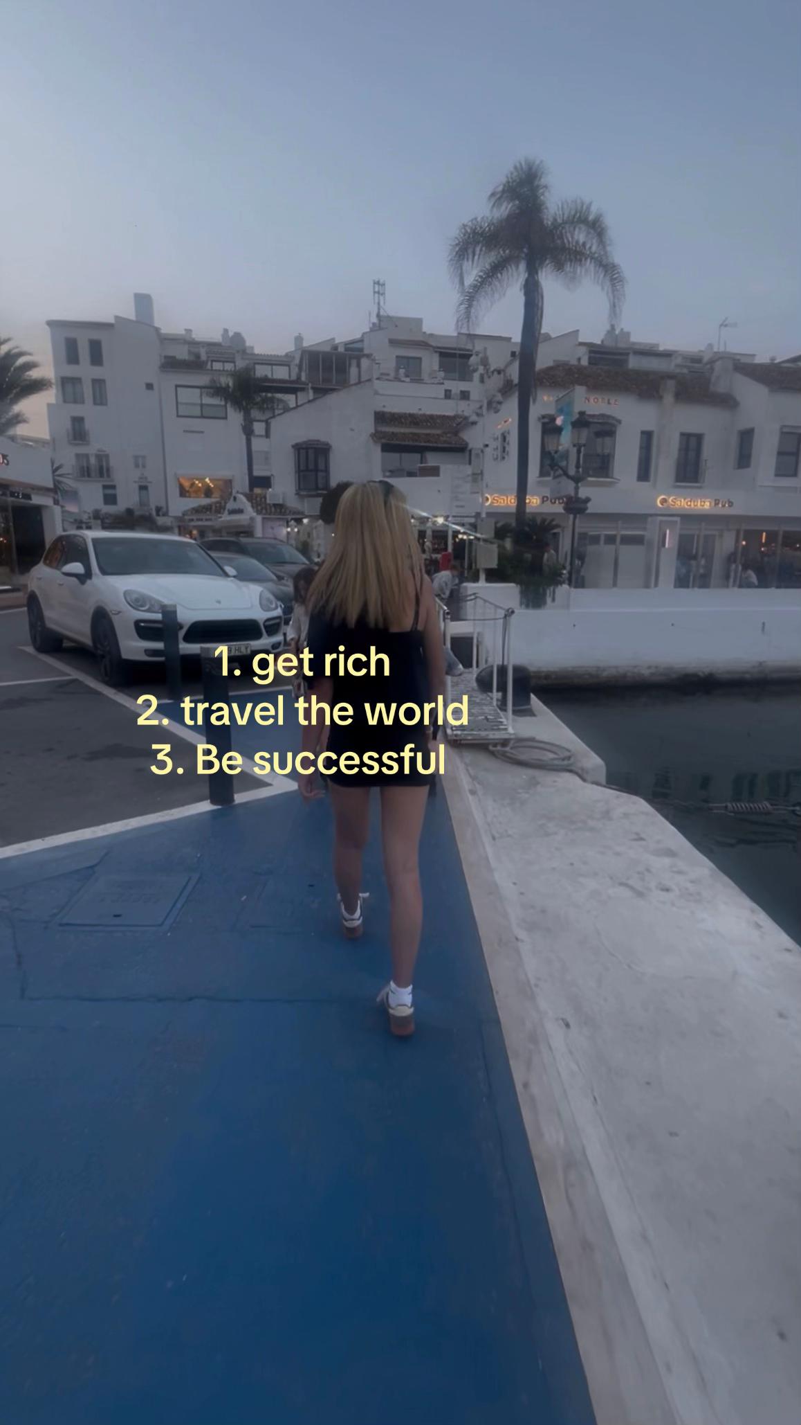 @isla 🌺🍒🩵🌷🫐🦕💗