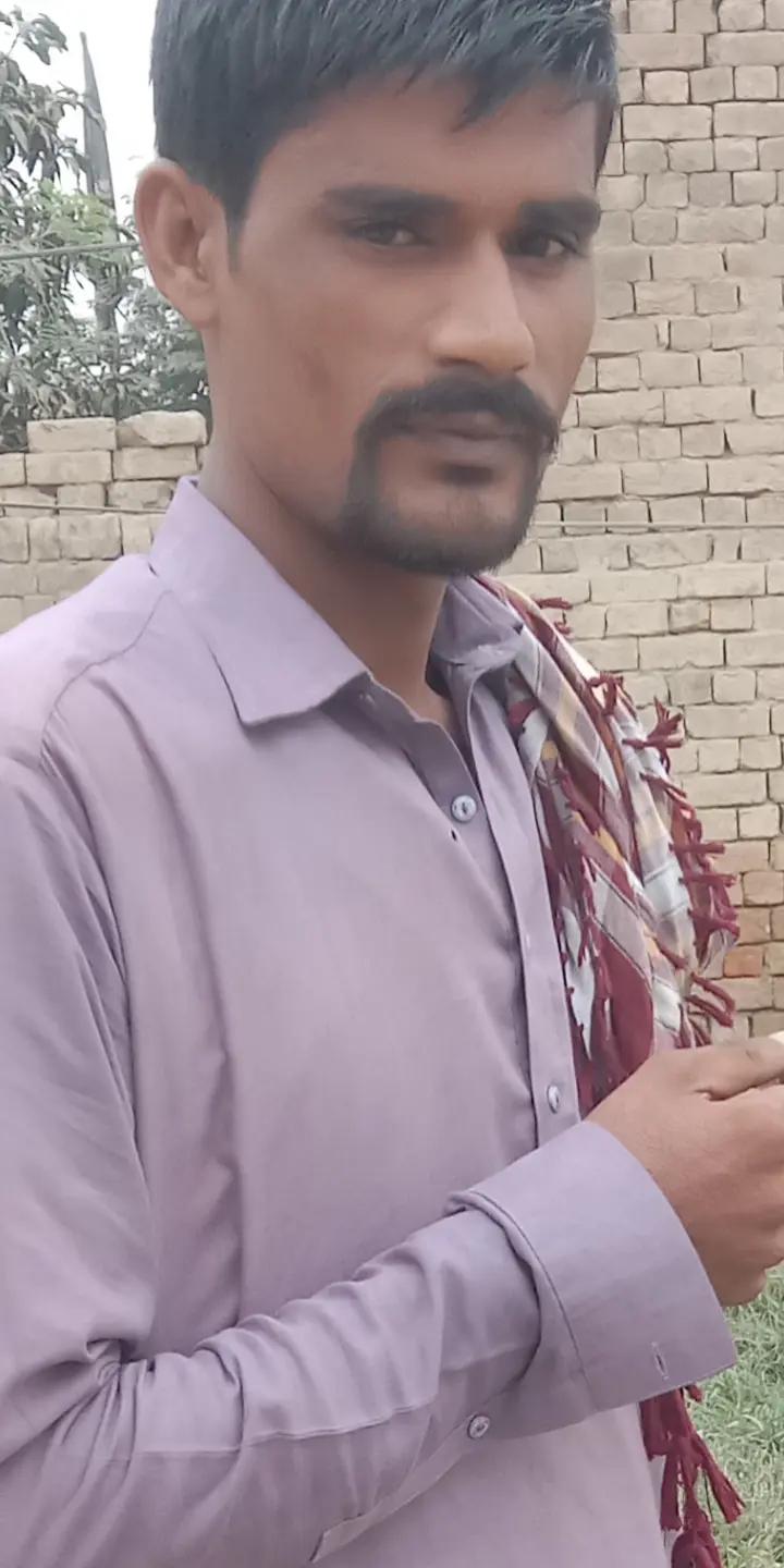 @pyari bacchi