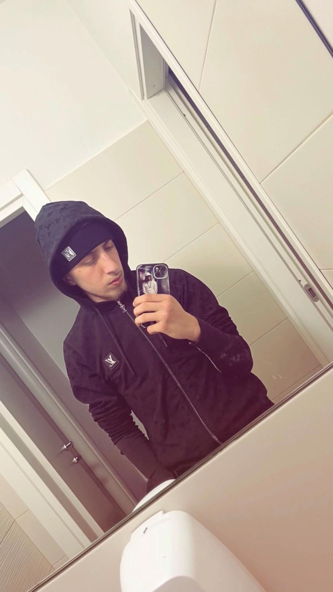 @🦁E.M🇦🇱