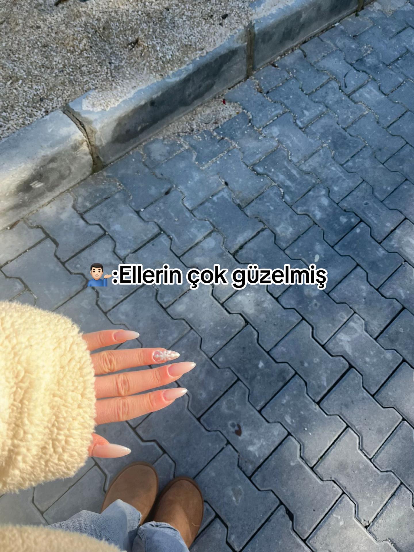 @Aisu