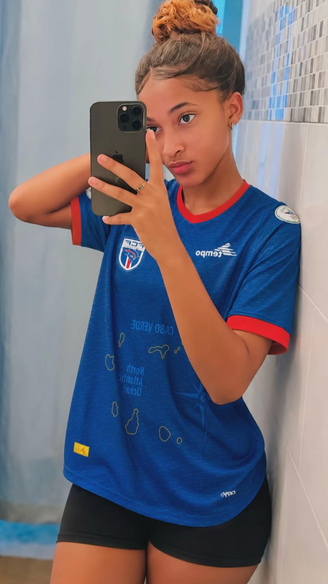 @Its me🤍 Larissa