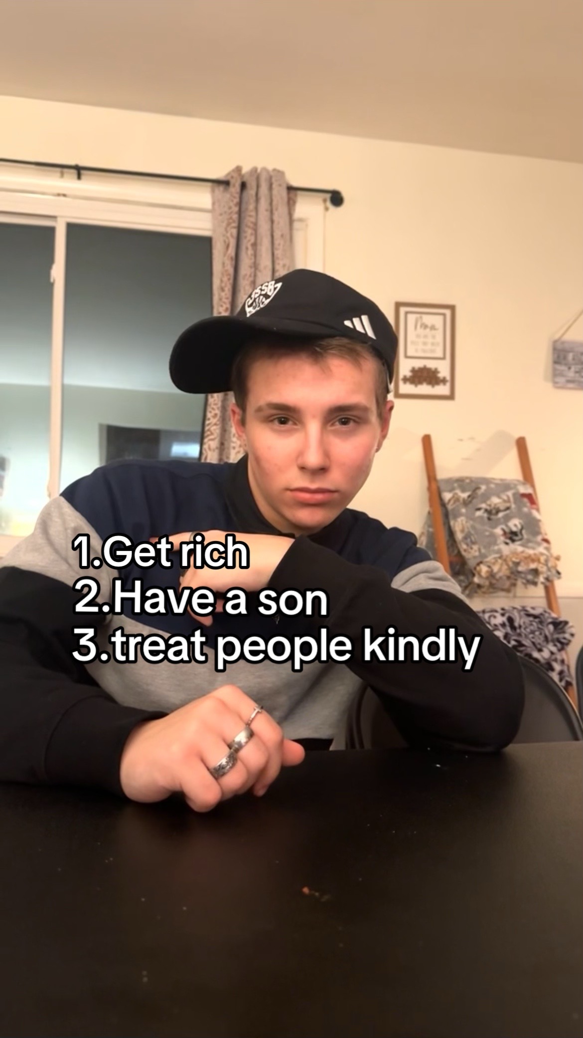 @Ċħąřłęş