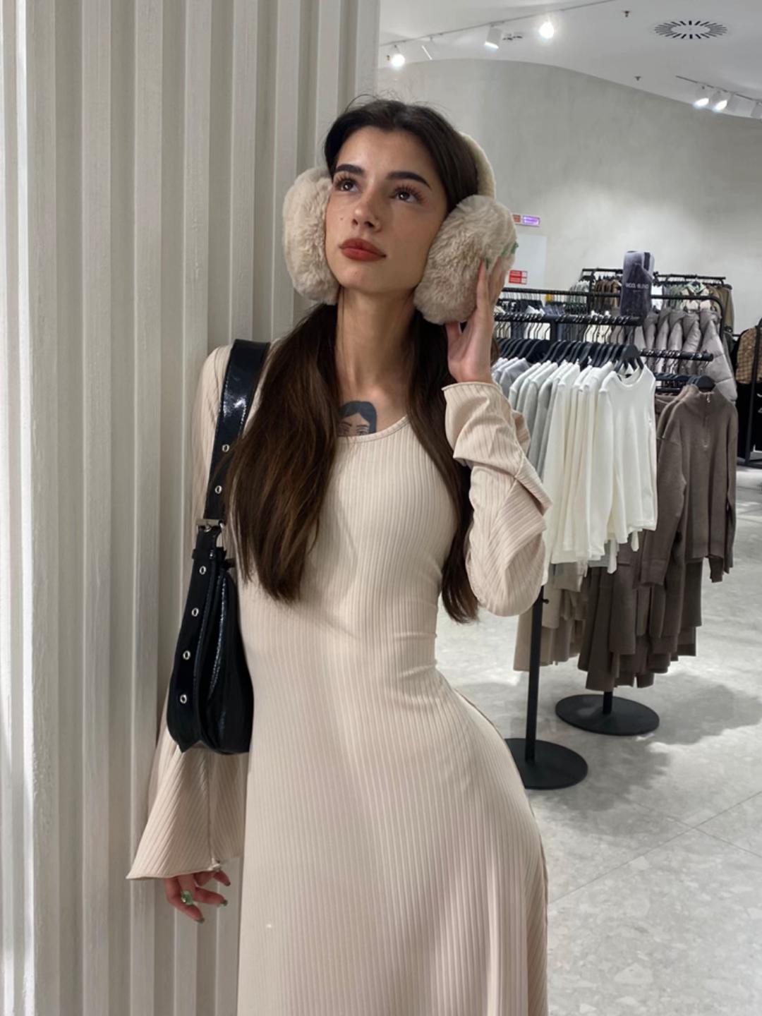 @Emmi
