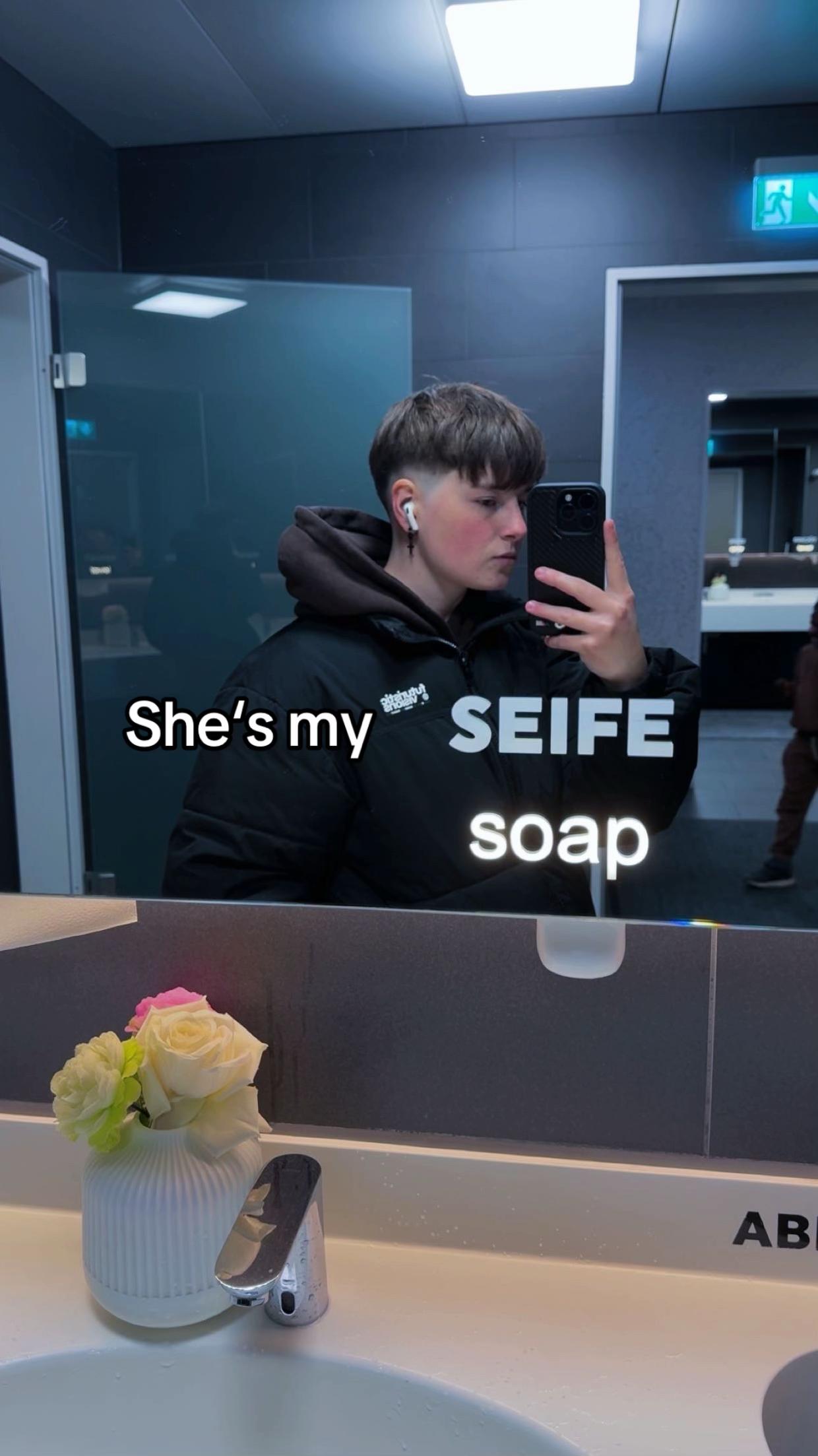 @soph_lesbian_stuff._