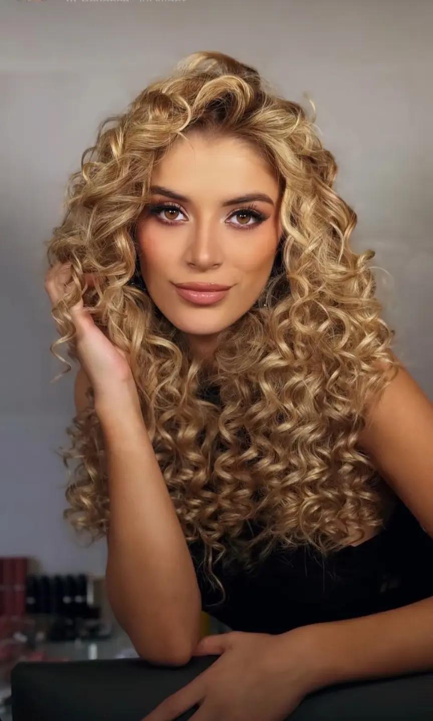 @𝐑&ouml;𝐧𝐲 𝐀𝐳𝐚𝐥𝐝&uacute;𝐚