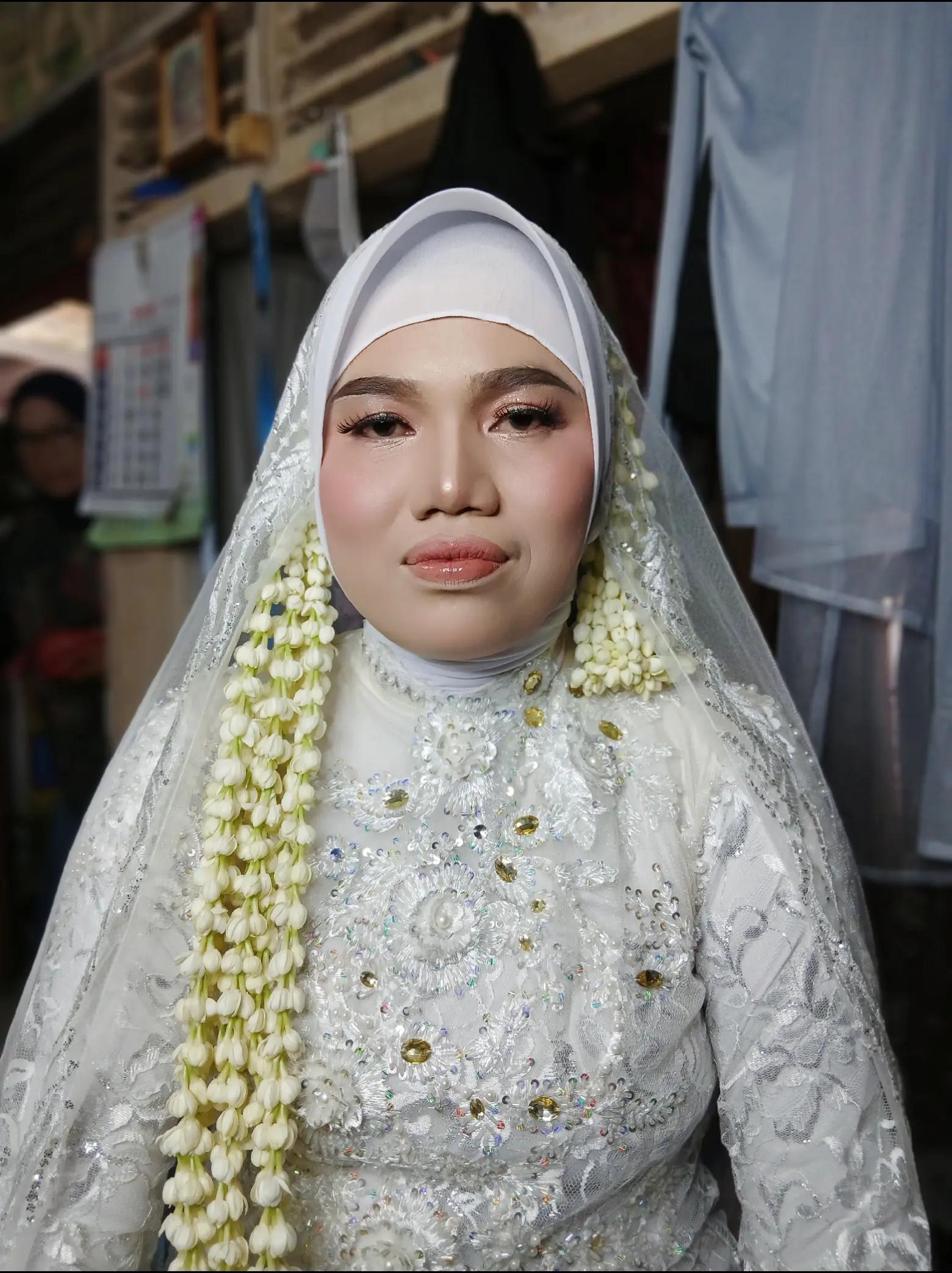 @makeupbymaulana