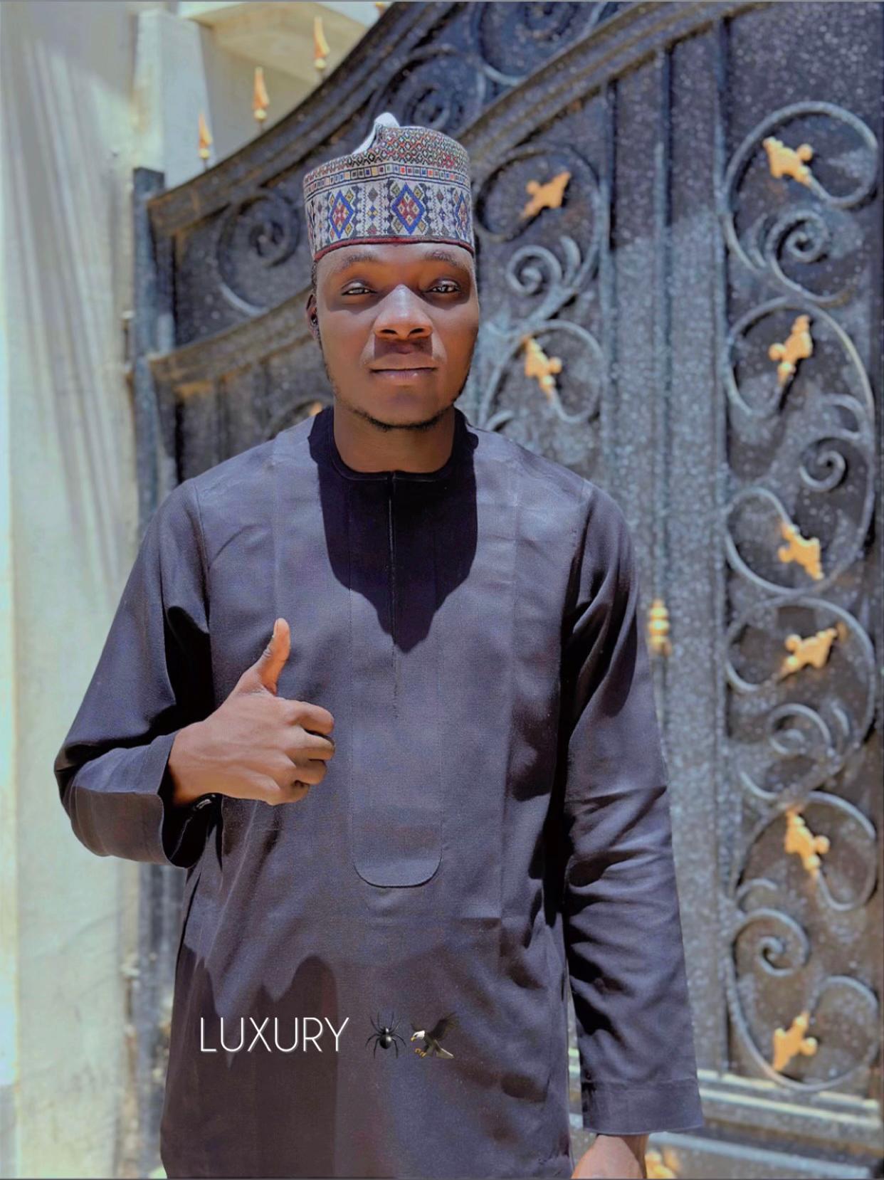 @LUXURY APPLE STORE.NG