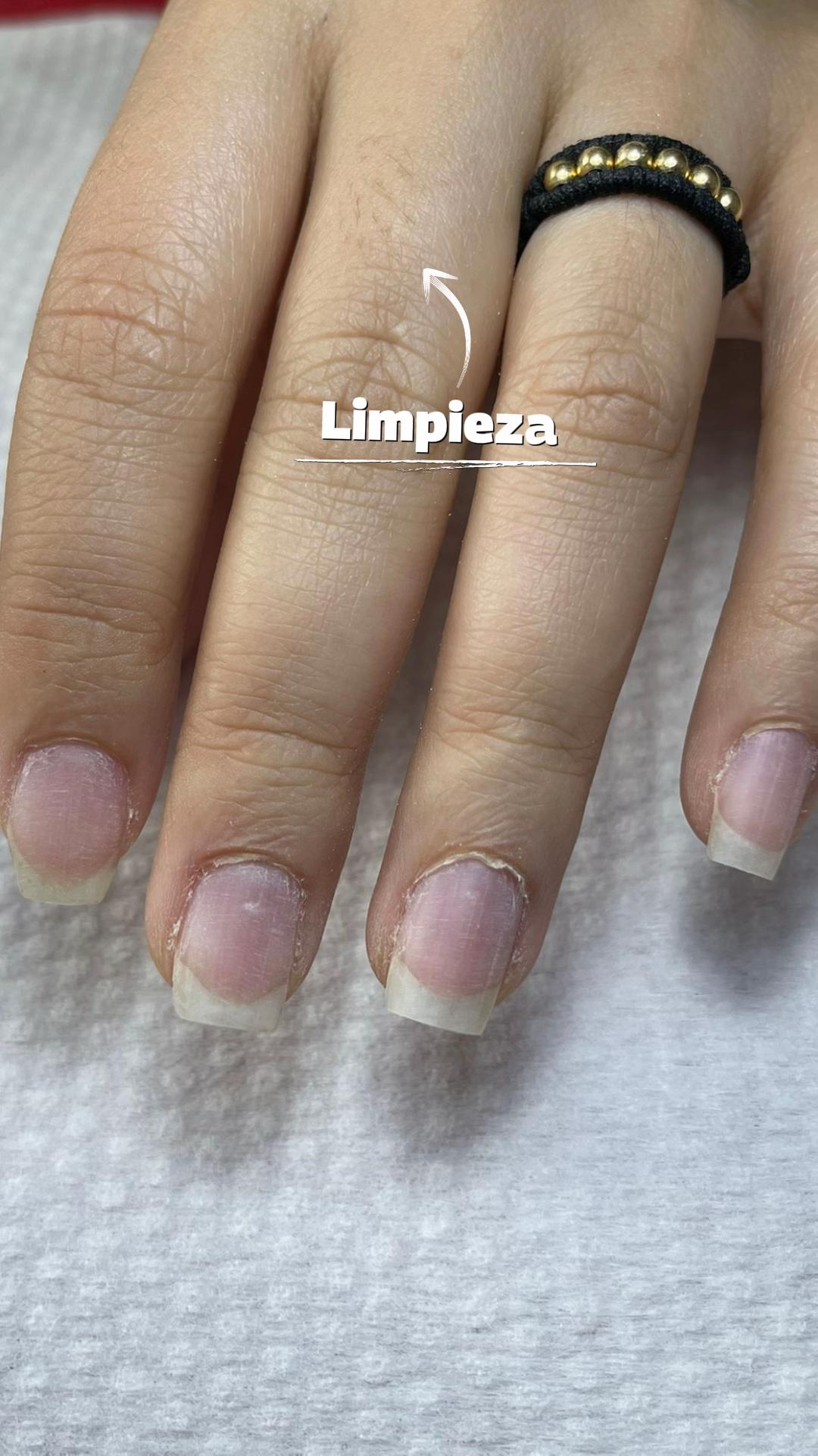 @karolnailsstudio_