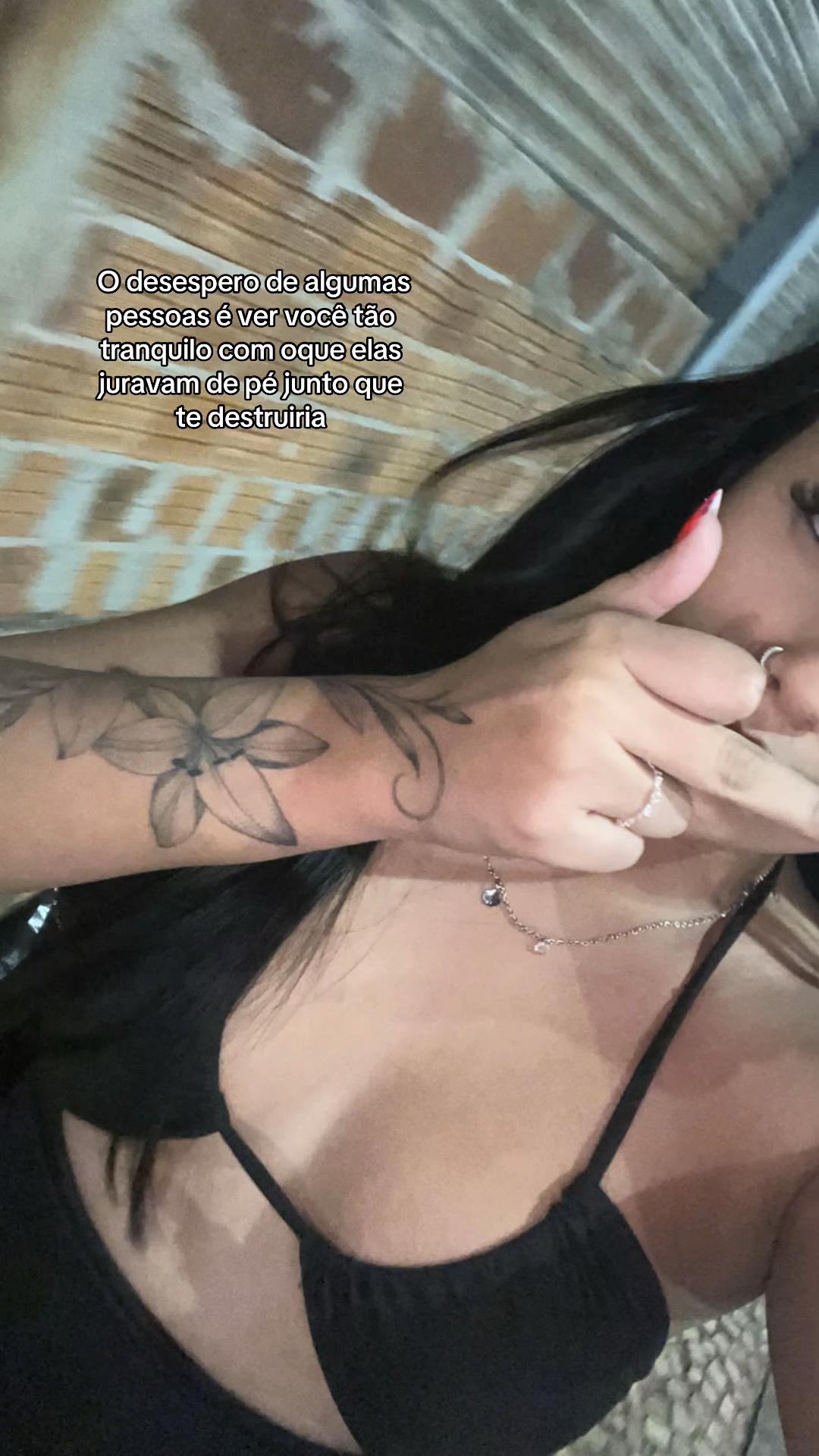 @𝐸🎀