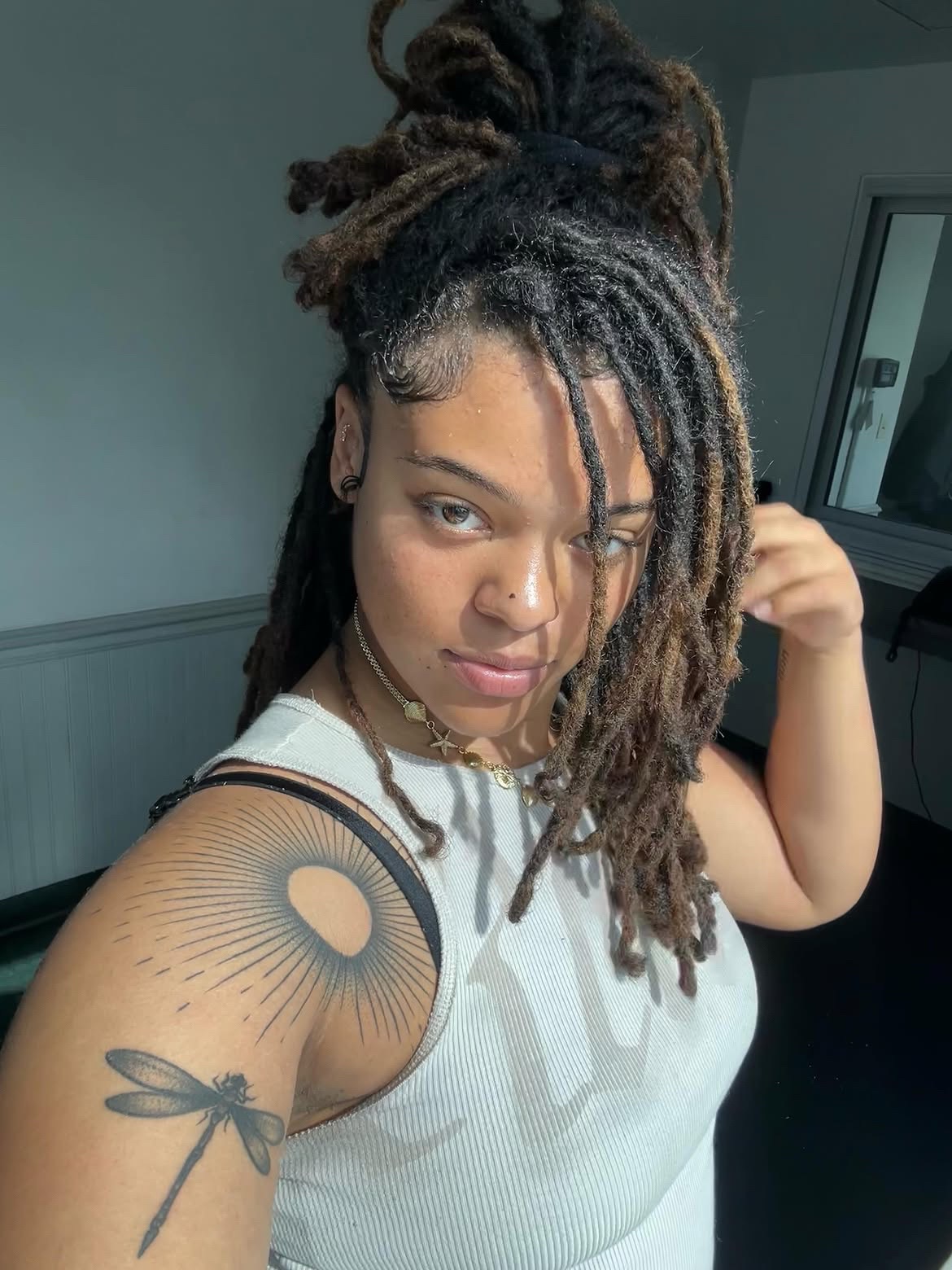 @pretty_locs_women_