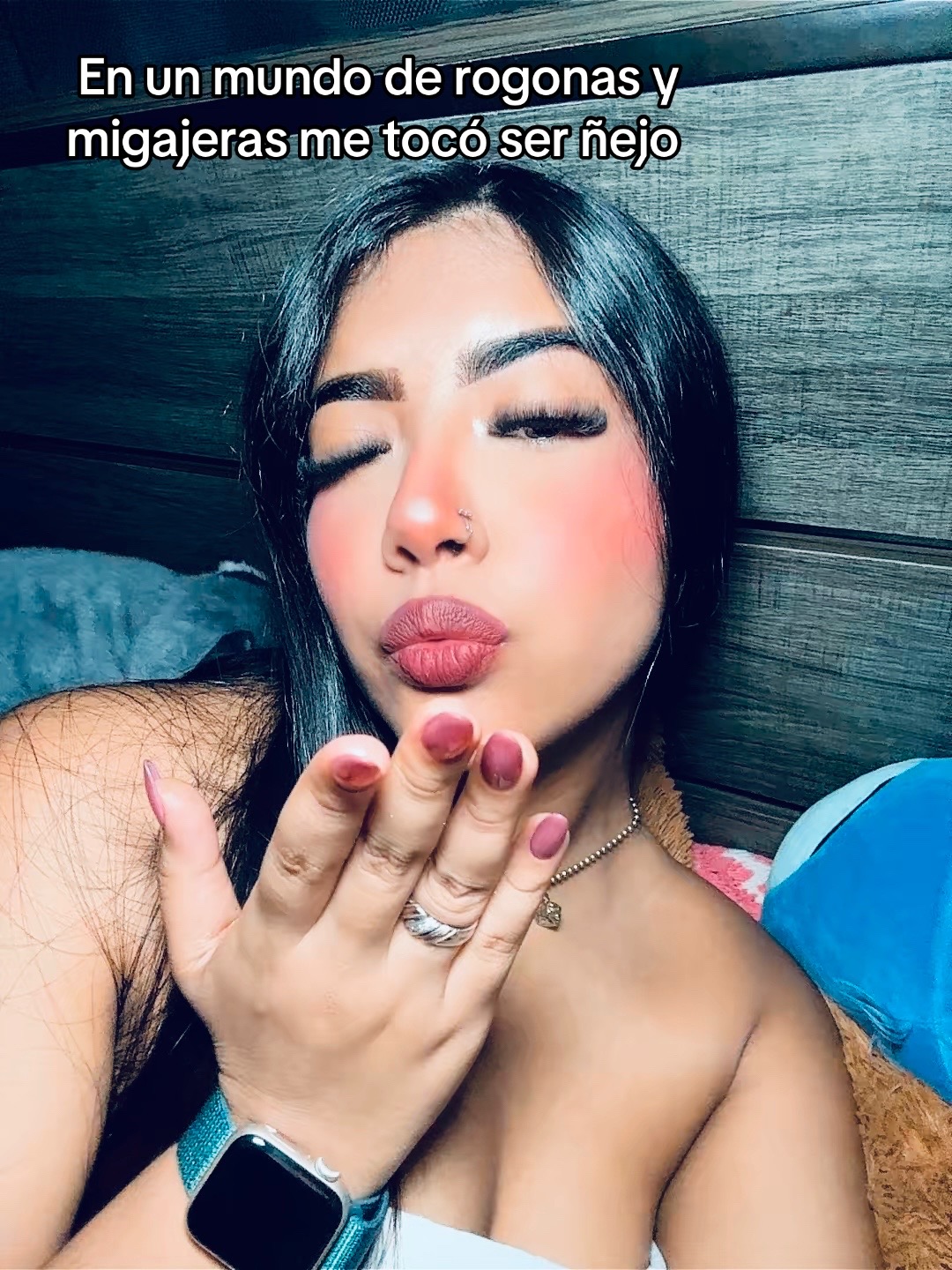 @Yvls