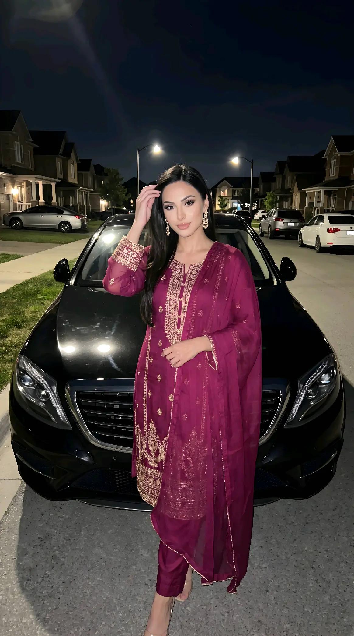 @Ayesha Khan