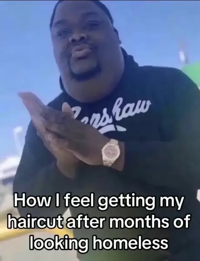 @🦦