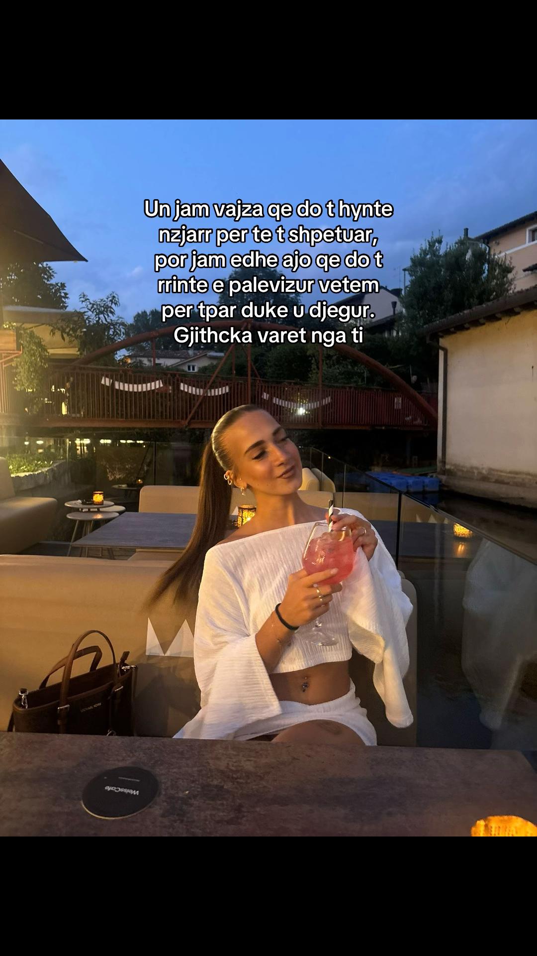 @🦅