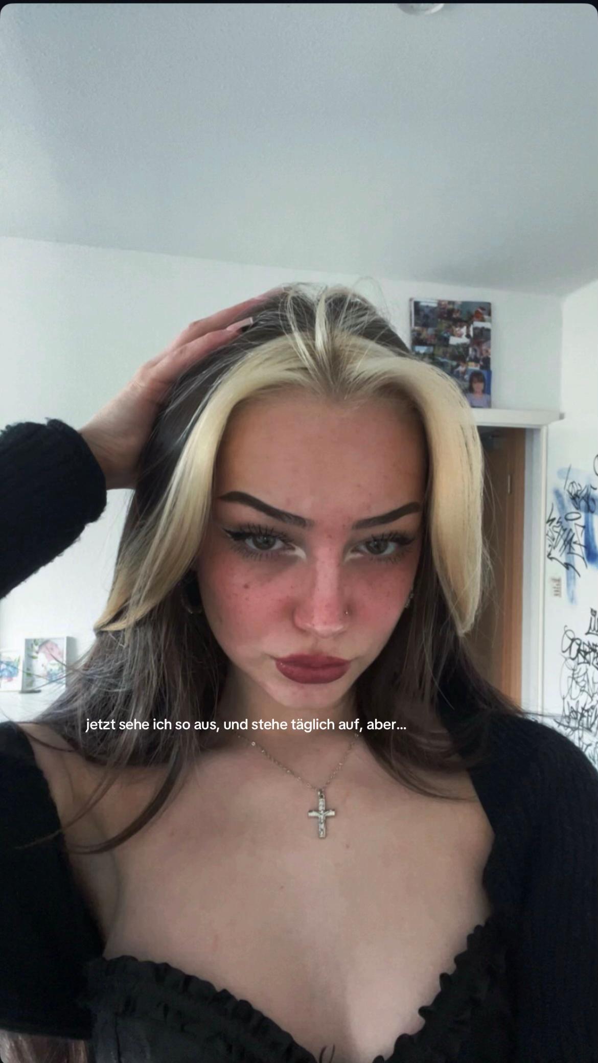 @𝐇𝐀𝐍𝐍𝐀𝐇𝐋𝐔𝐈𝐒𝐈𝐄𝐍𝐍𝐄