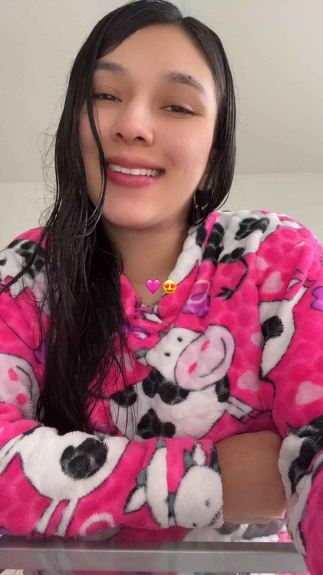 @Ximena C. 🤍
