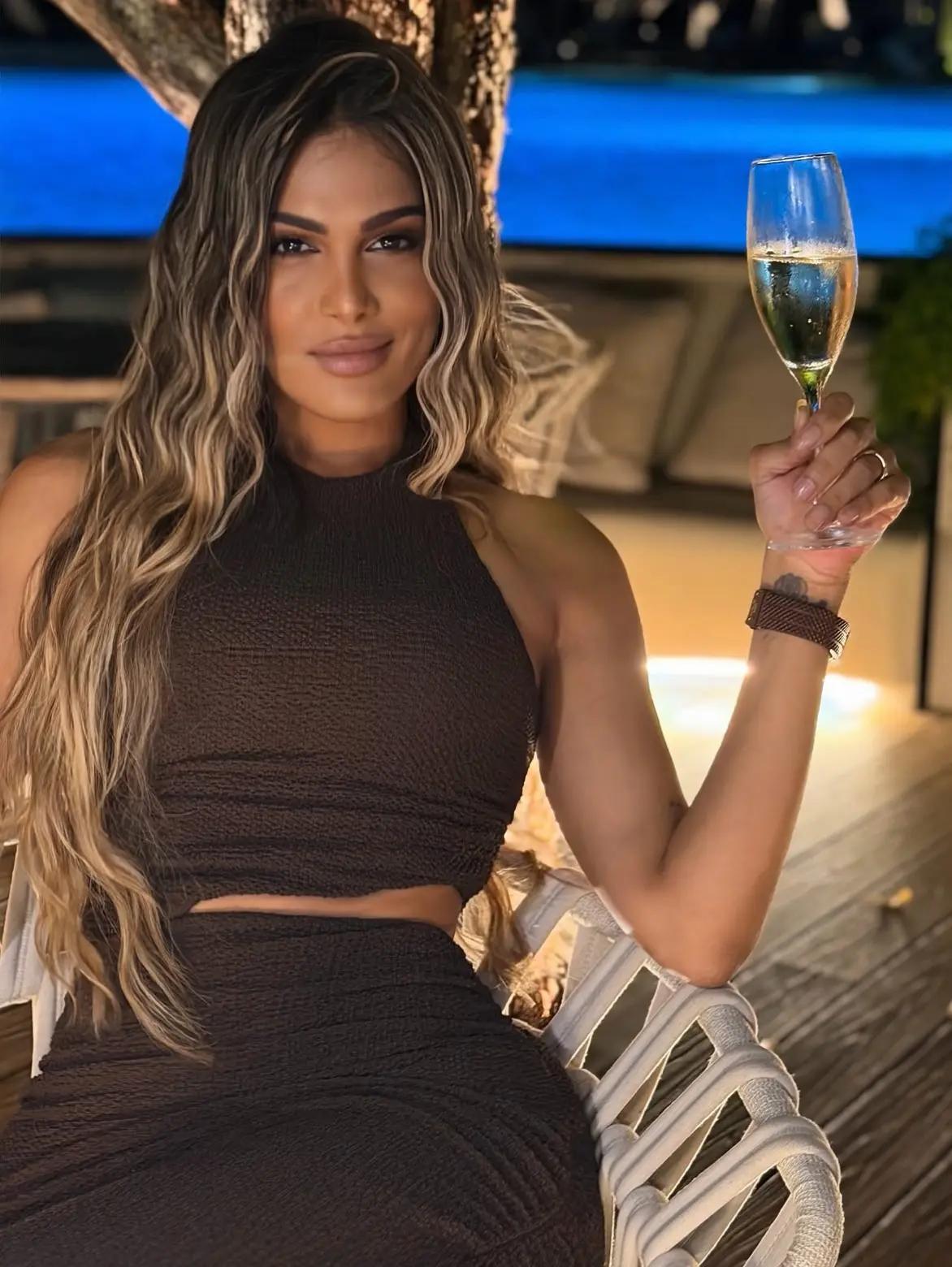 @Caroline aquino001