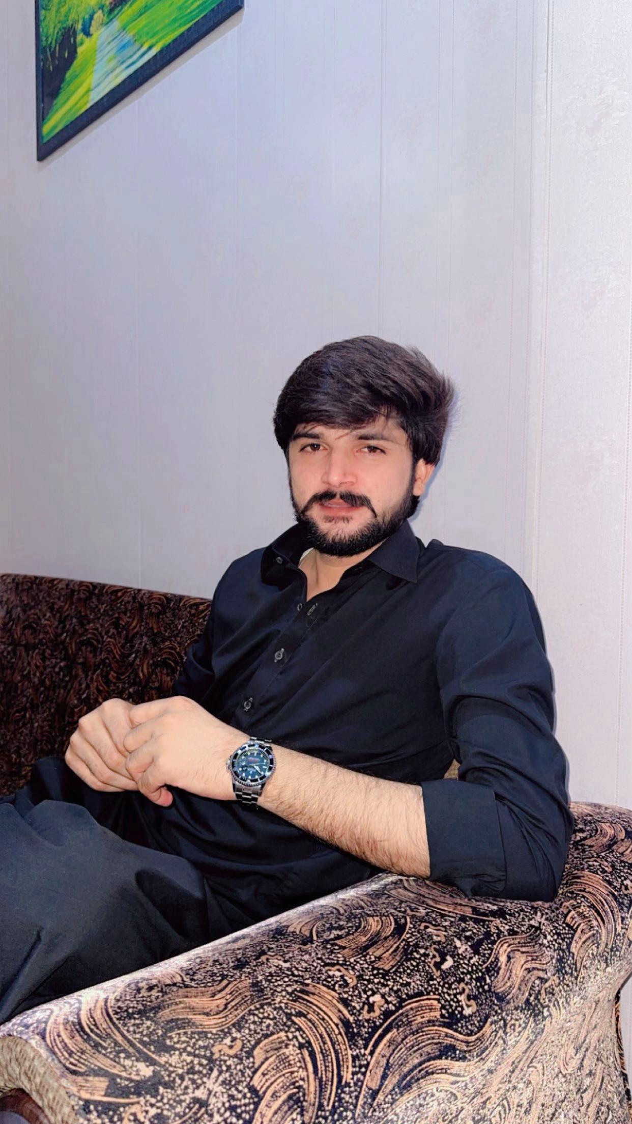 @Muzzamil Deenari🐎