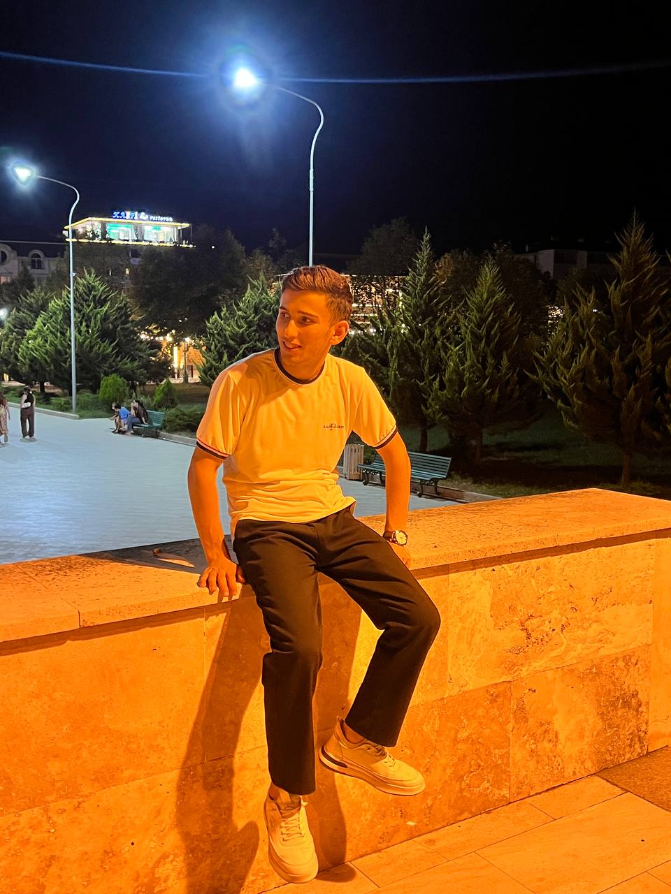 @𝟎𝟎𝟐