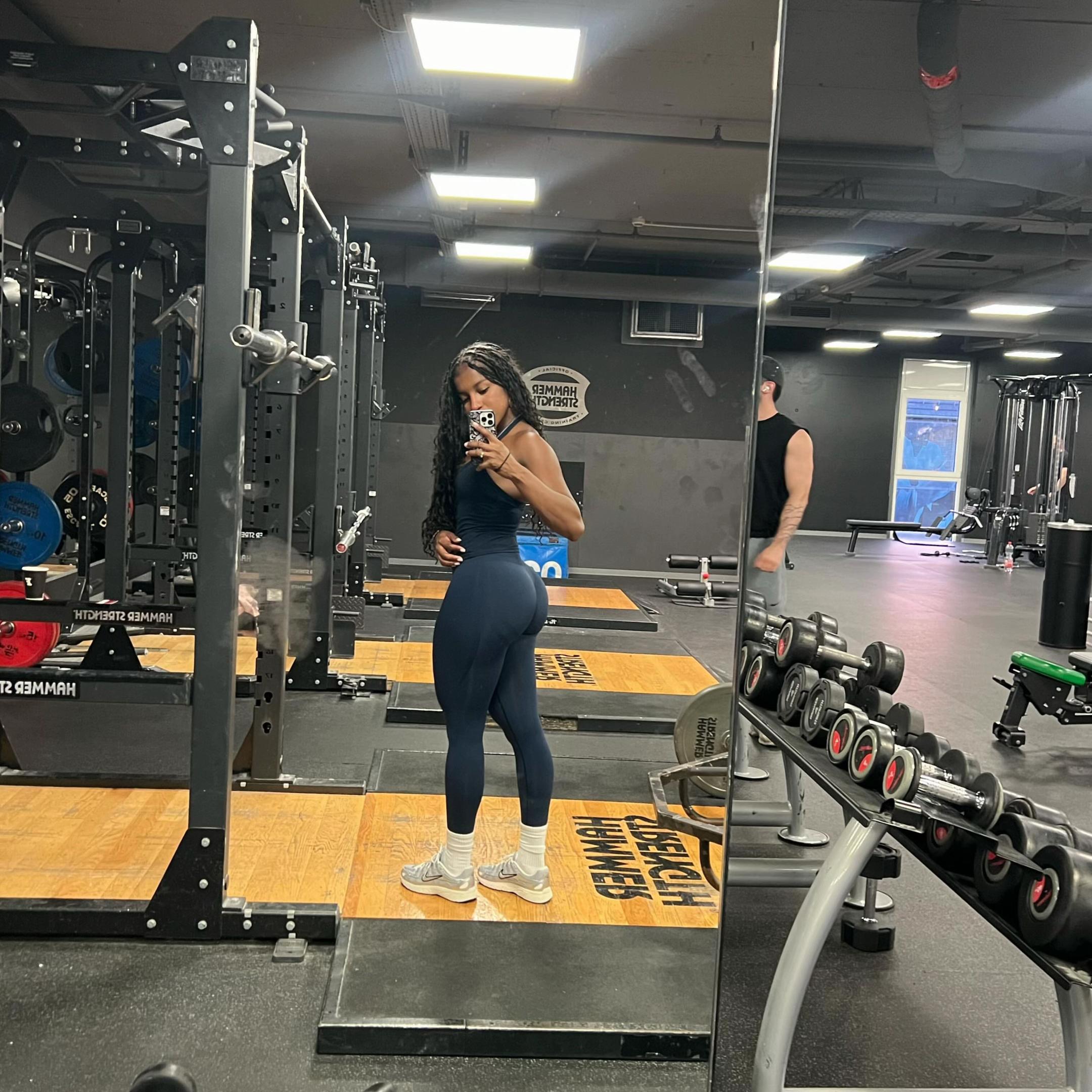 @idania.monica1