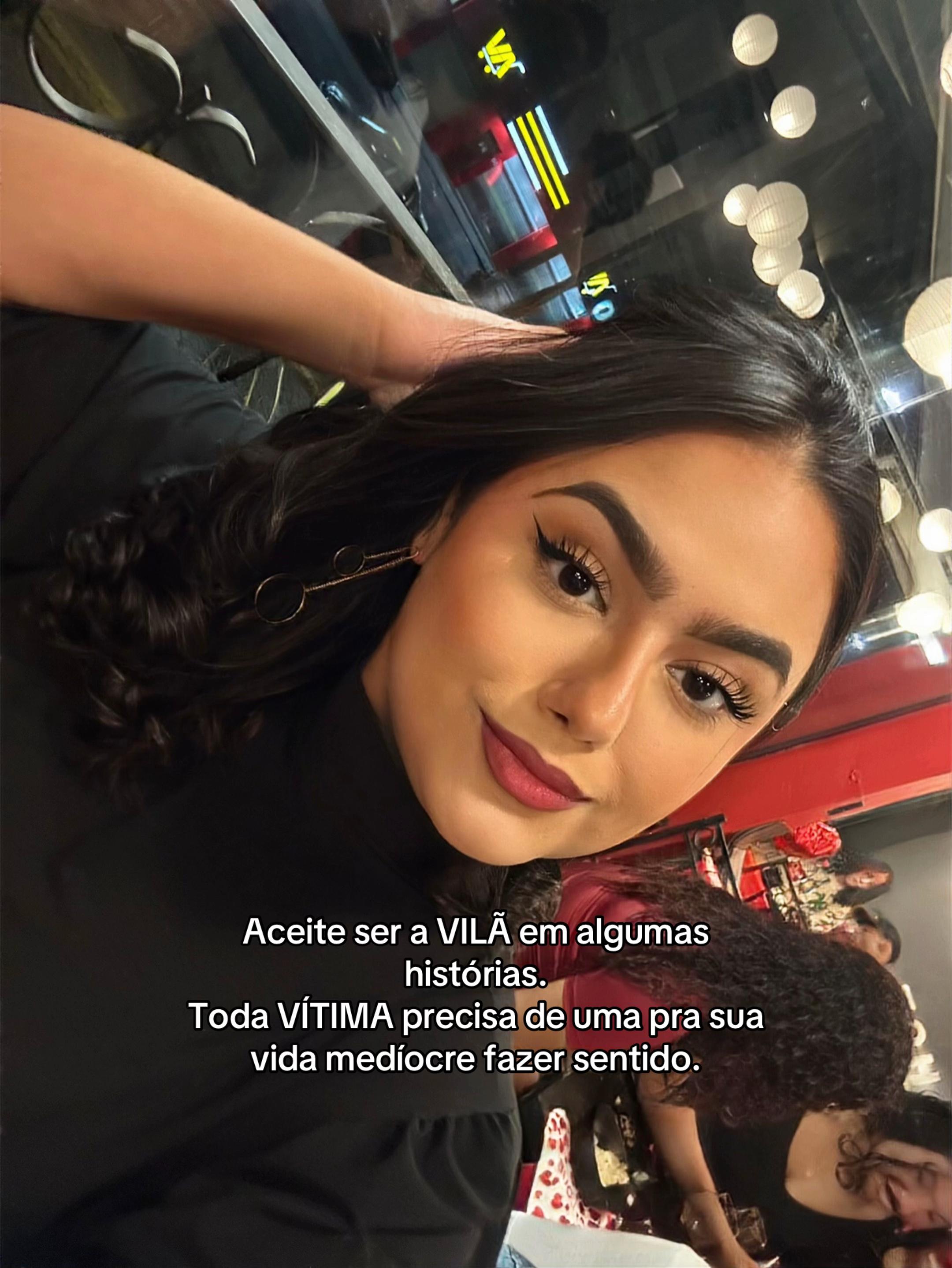 @Victória Nogueira