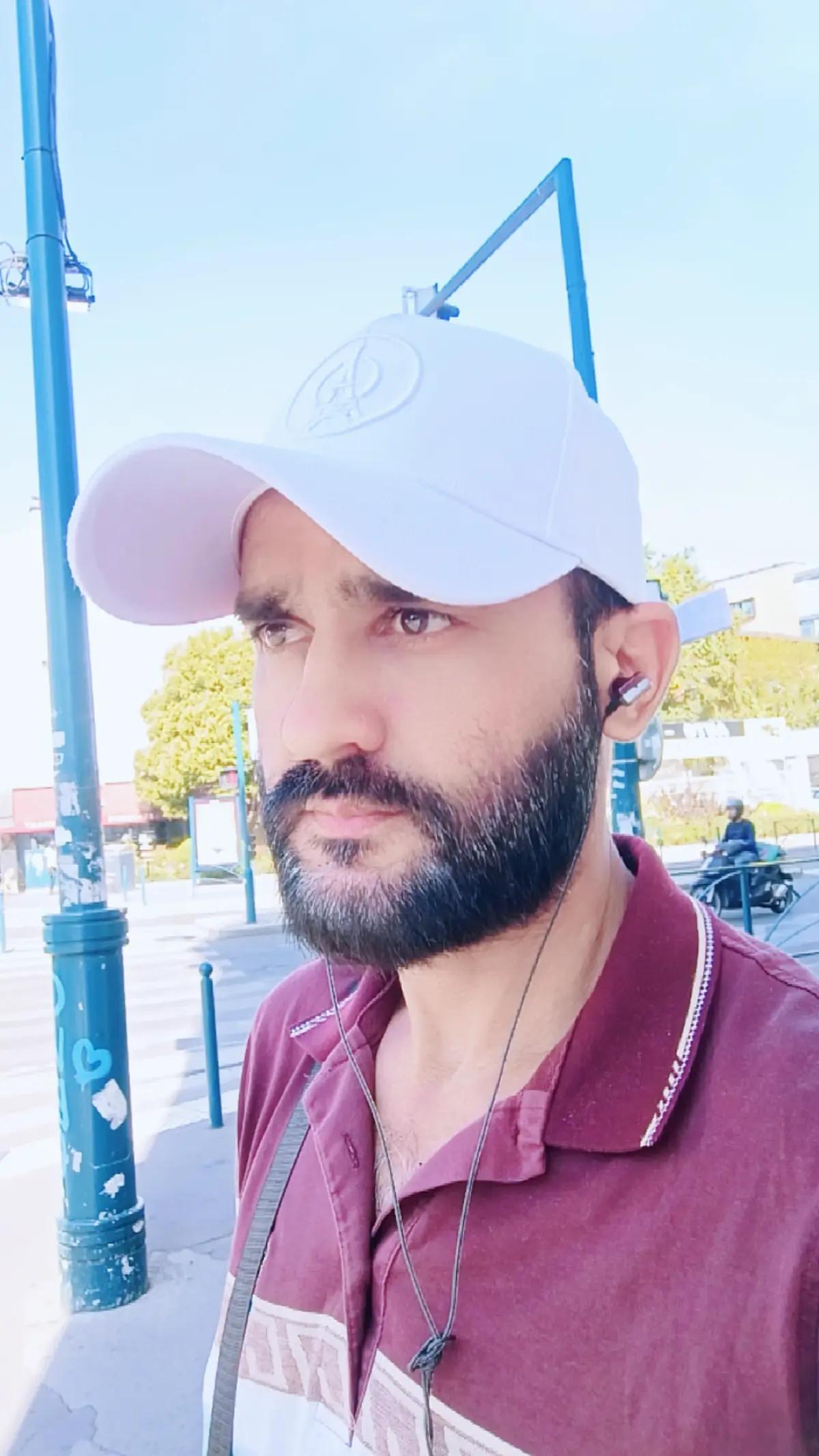 @🇩🇪Haris in Germany🇪🇺💶🇵🇰