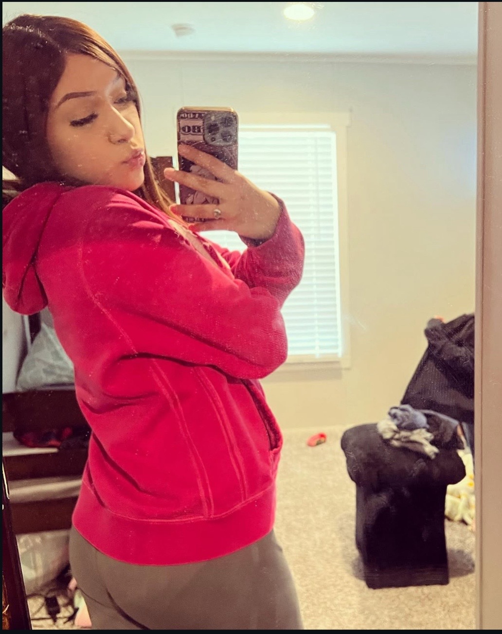 @𖣂