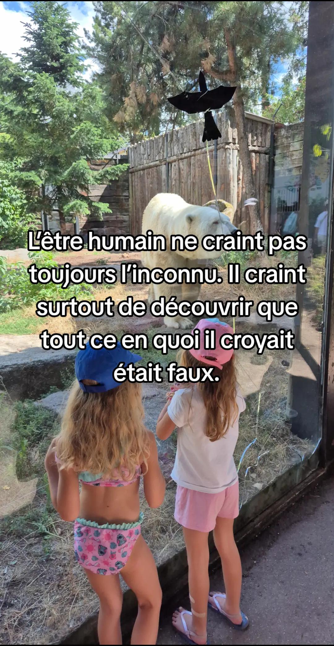@un homme debout