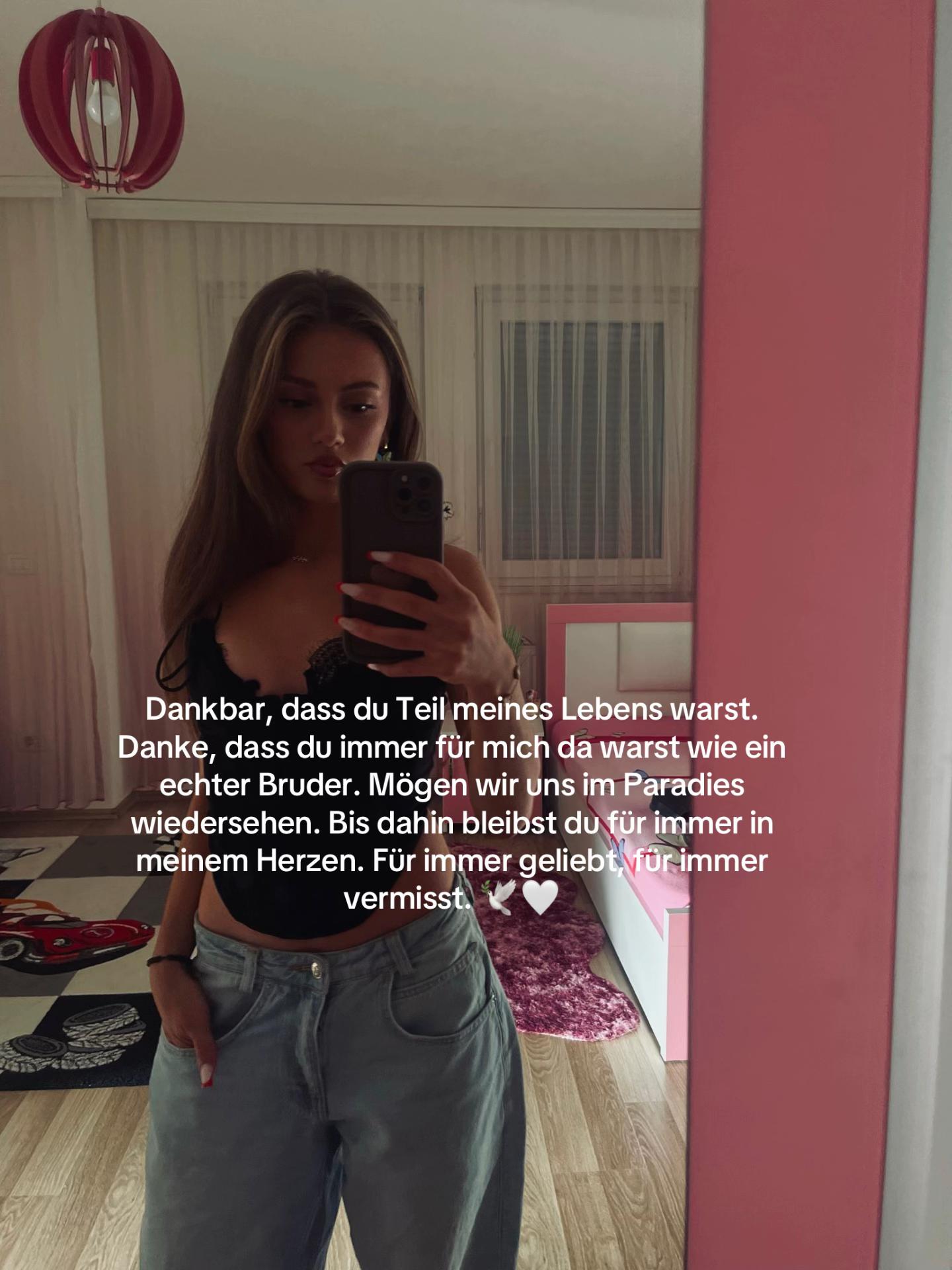 @deusheee