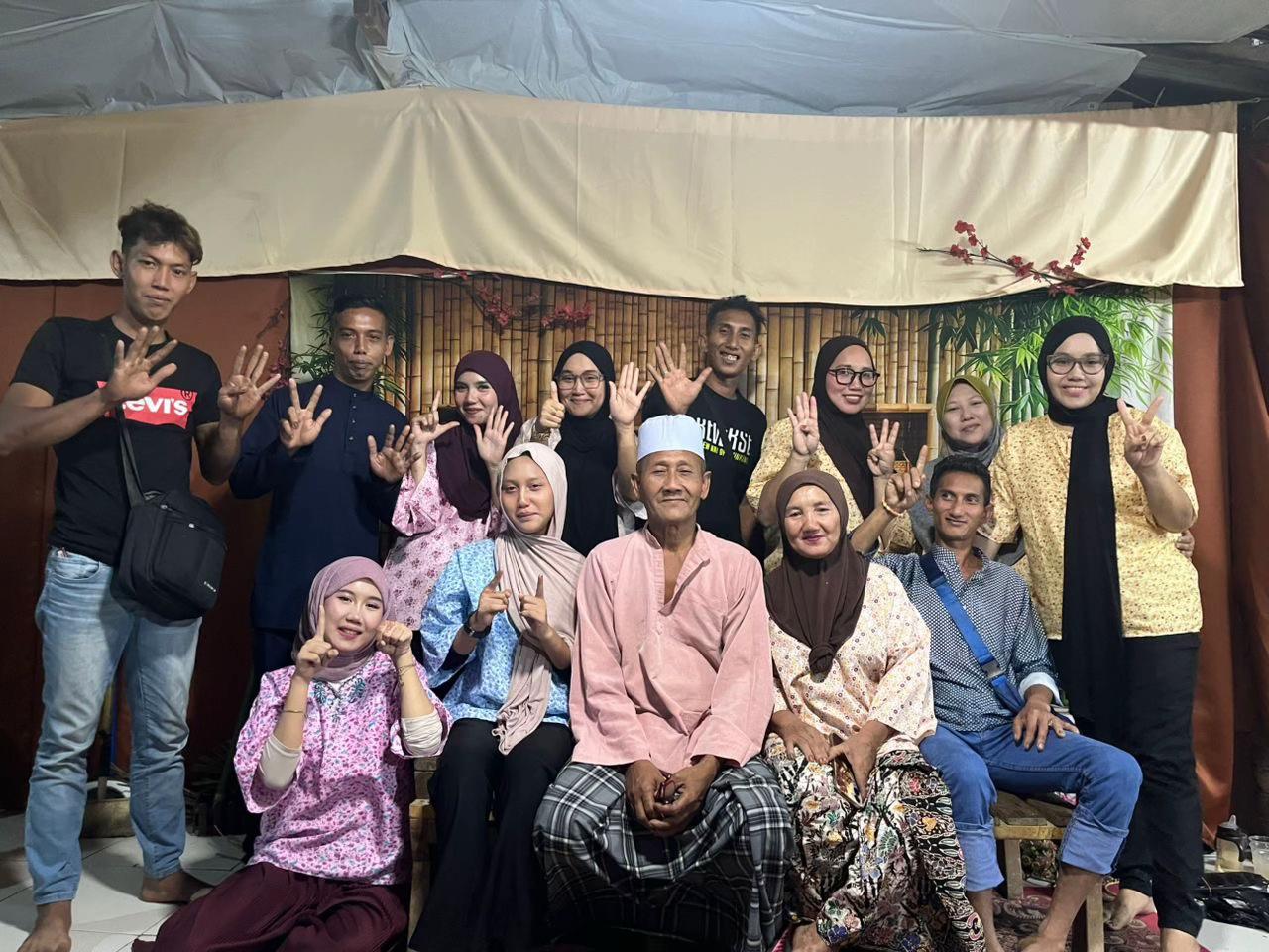 @Ira_shakirah