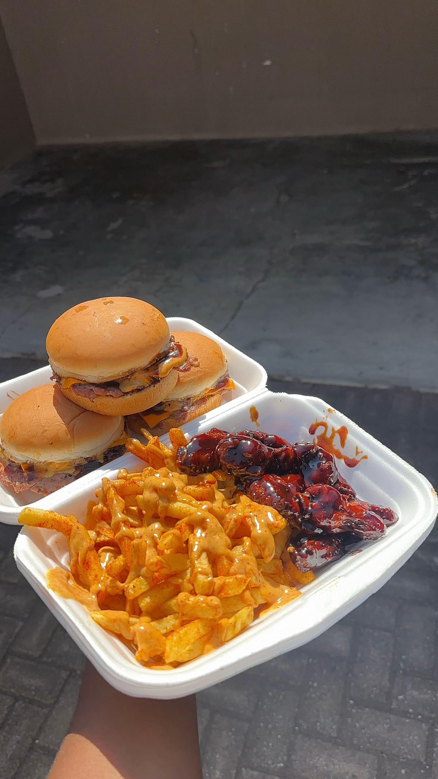@TheBurgerFactory015