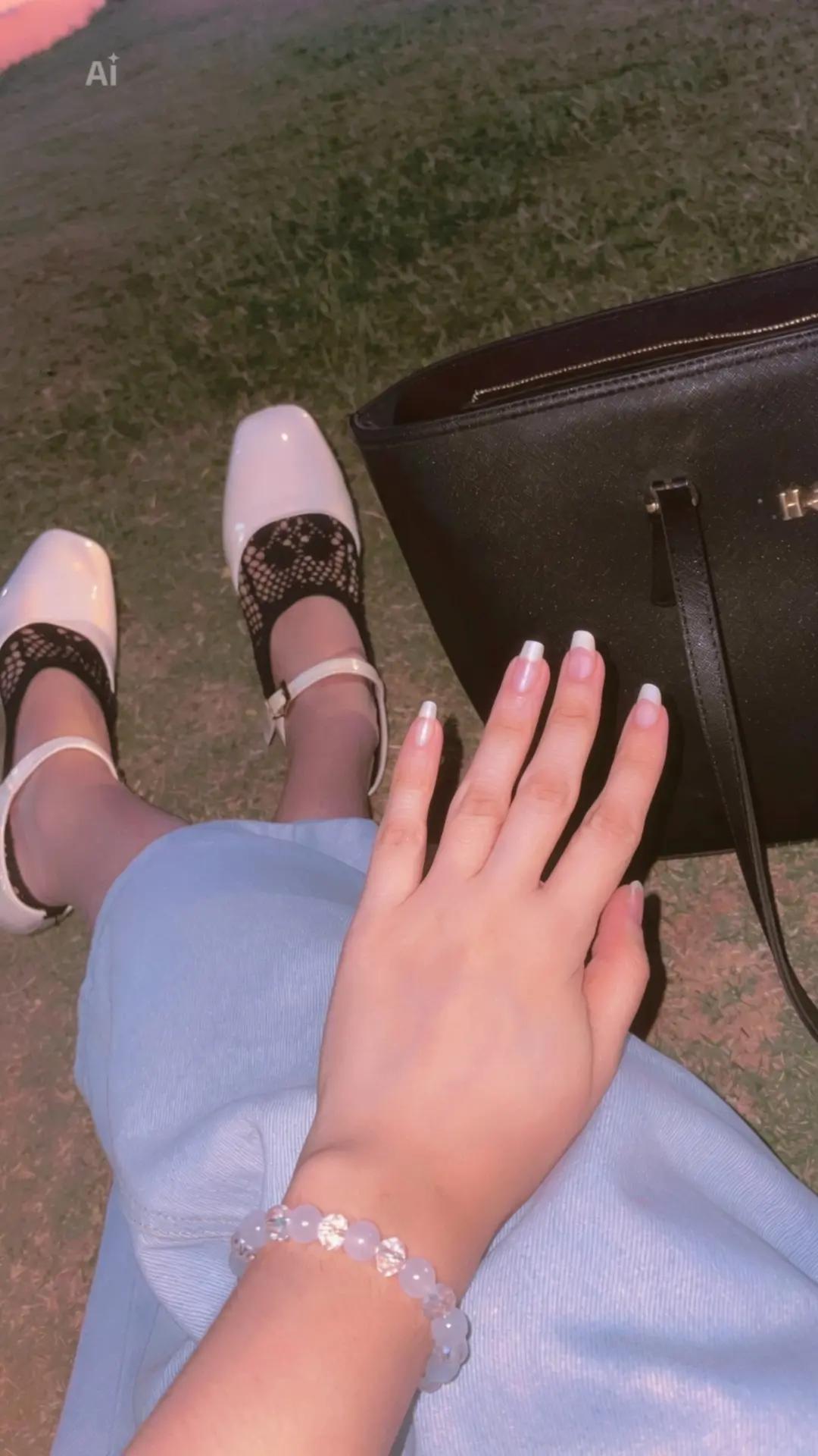 @🦋