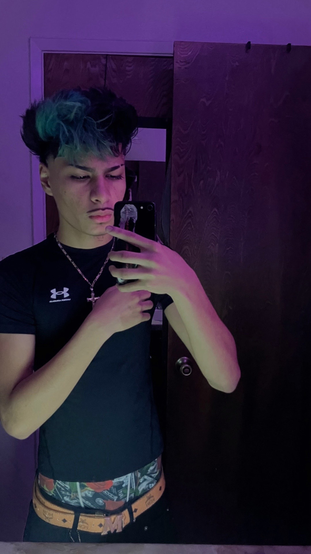 @👤