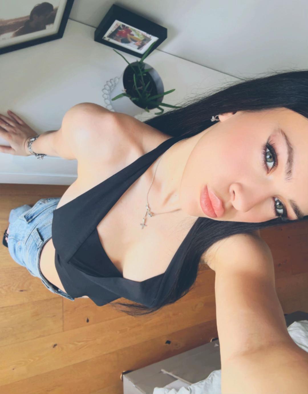 @𝒟𝒶𝓇𝒶