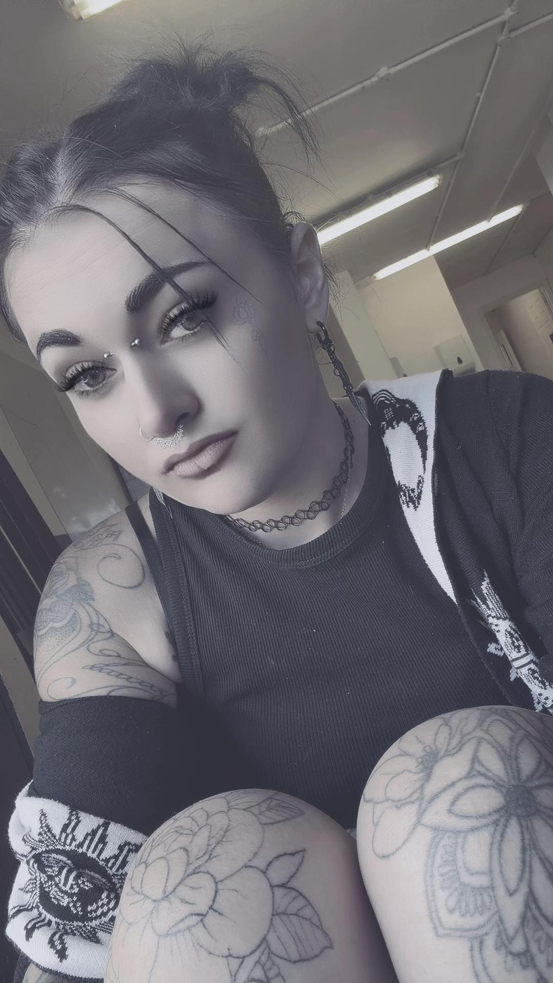 @𝓕𝓮𝓻𝓪𝓵 𝓹𝓲𝔁𝓲𝓮𝓮𝓮