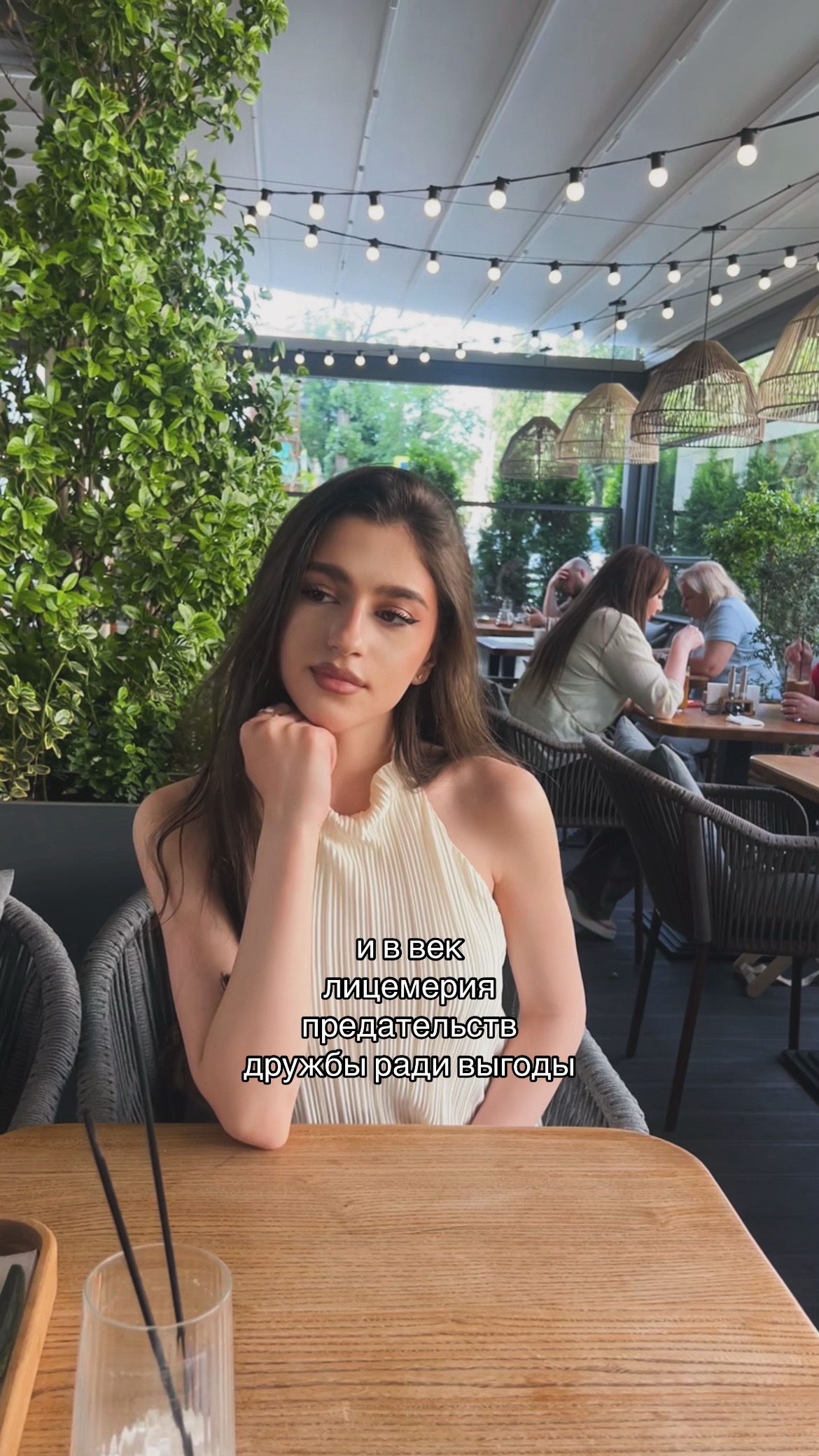 @𝐷.