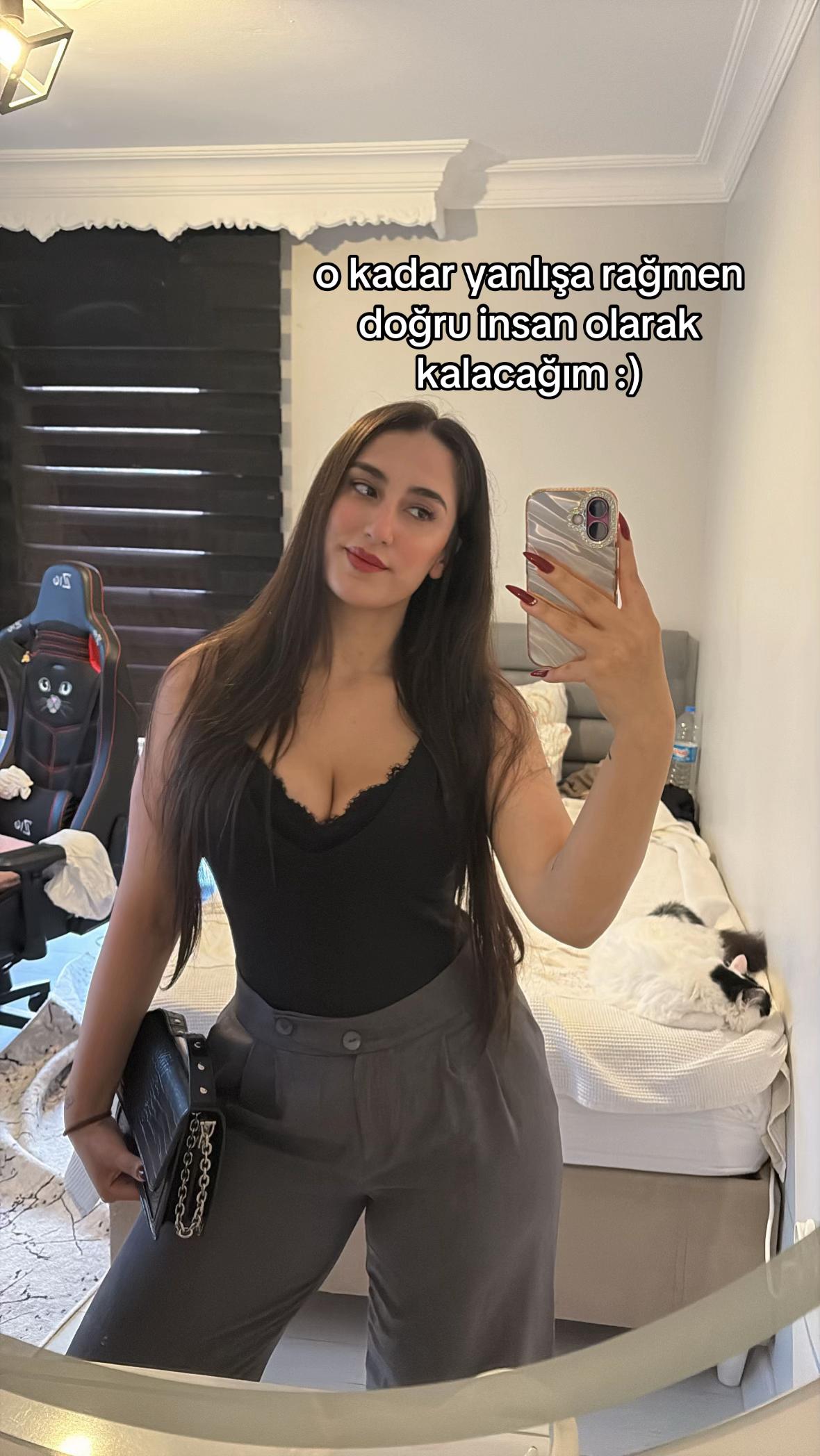 @1cerenerenn🪬🐆