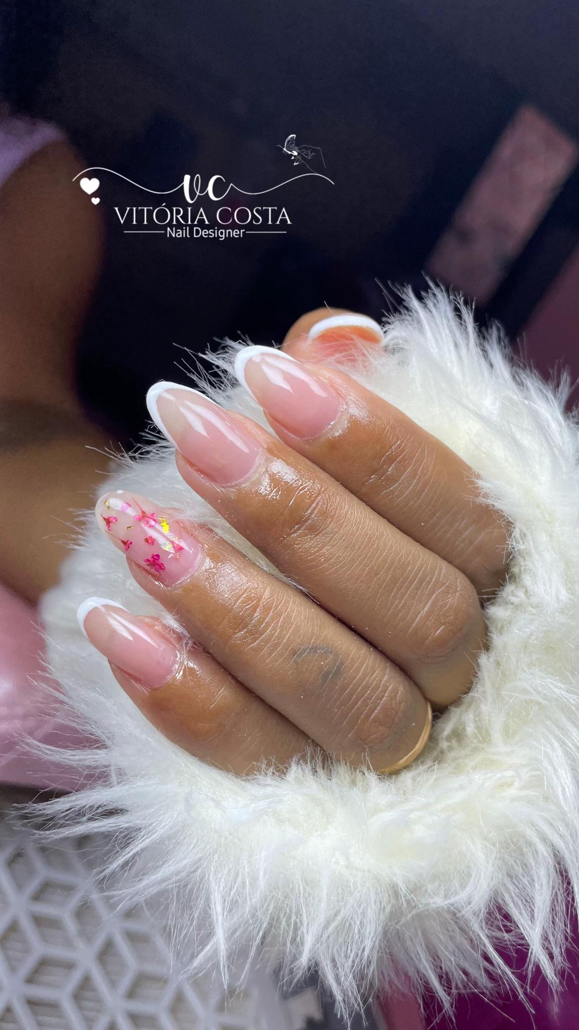 @Vitóriacosta_naildesign