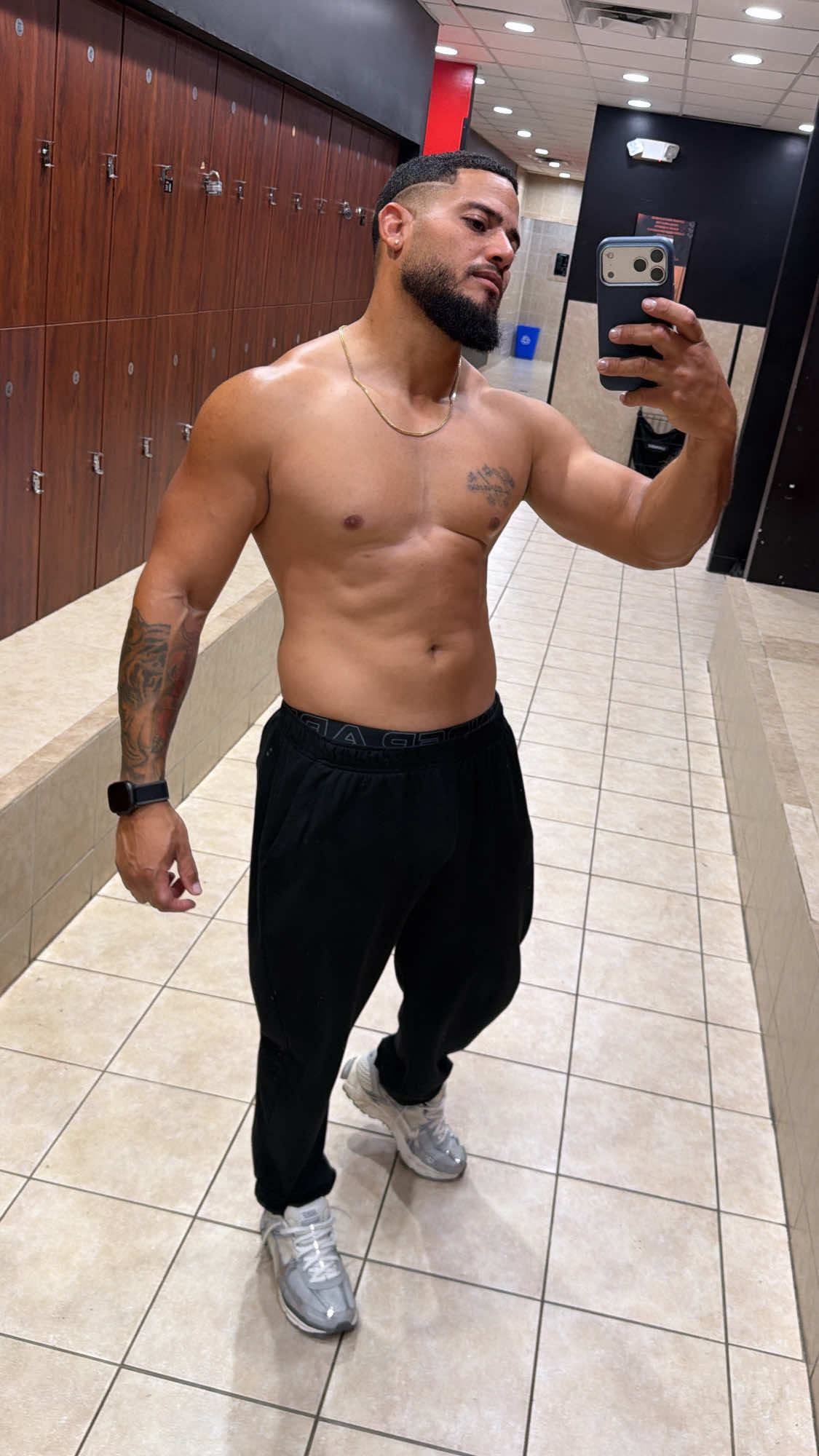 @_yurbaez