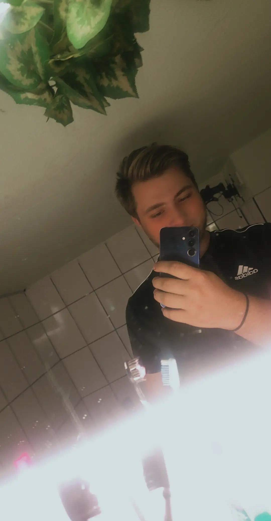 @Julianf1yt